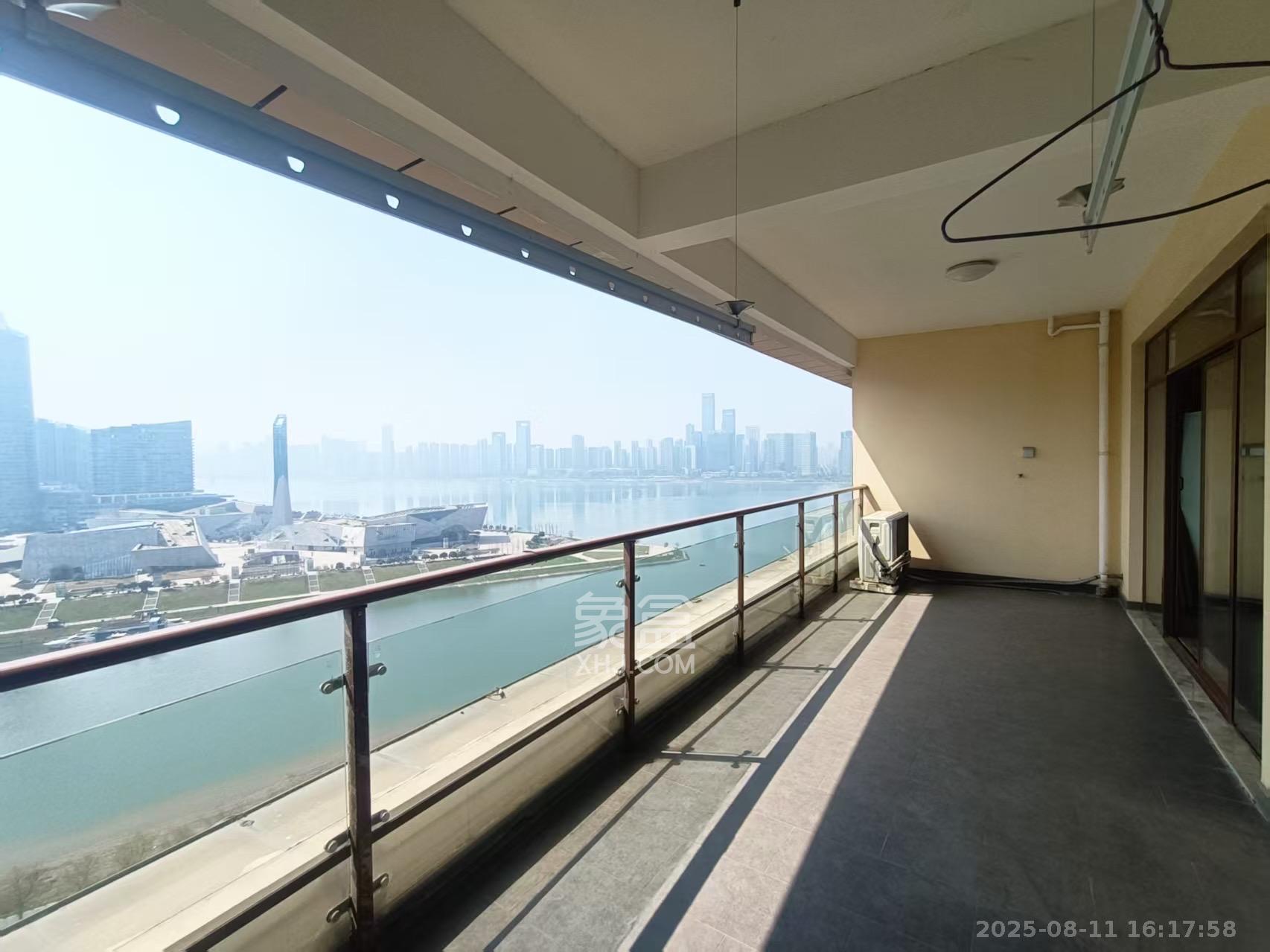 恒大御景半岛湘江苑（恒大御景半岛一期）  5室2厅2卫   7500.00元/月
