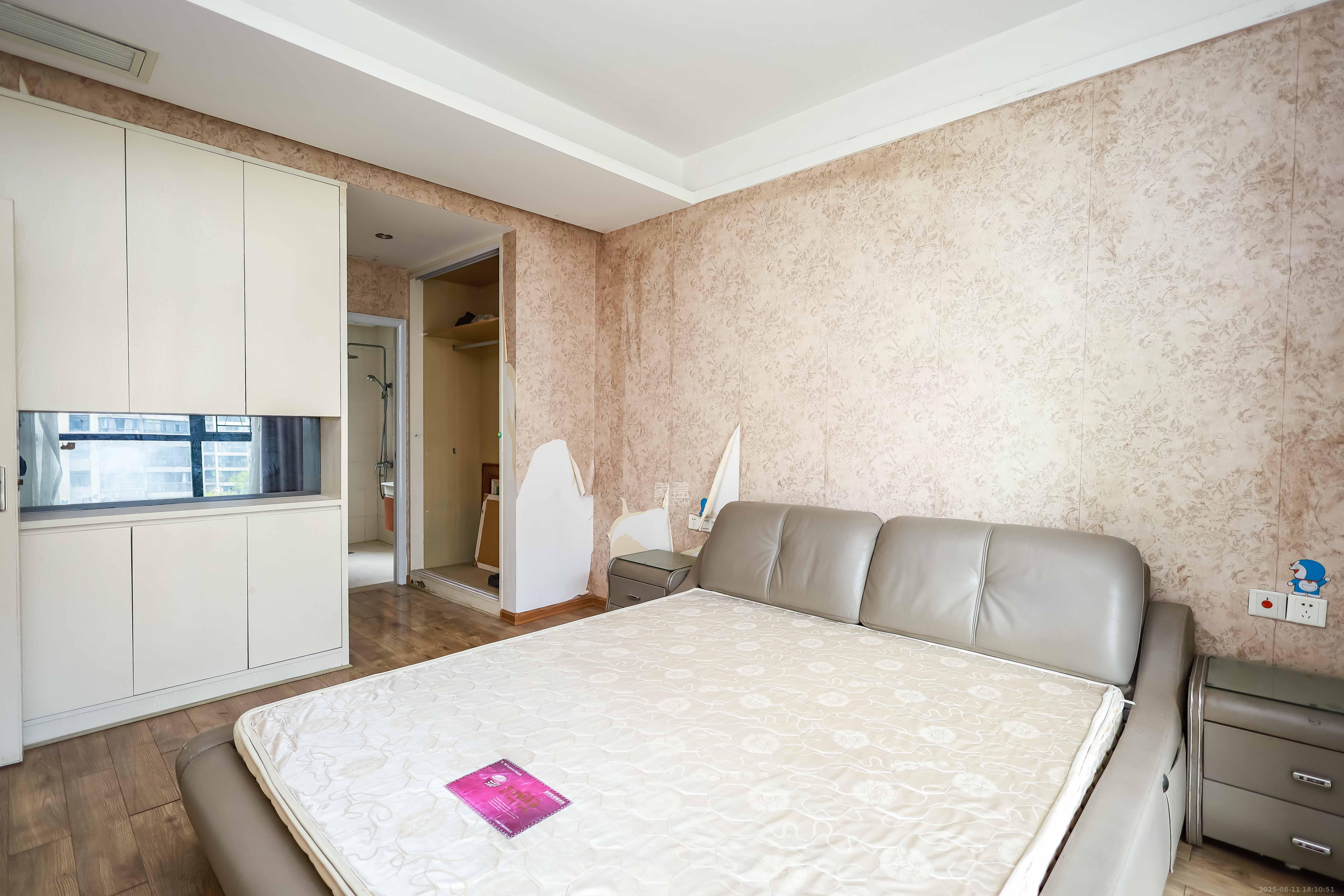 莱茵城  3室2厅2卫    108.0万 莱茵城  3室2厅2卫    108.0万卧室