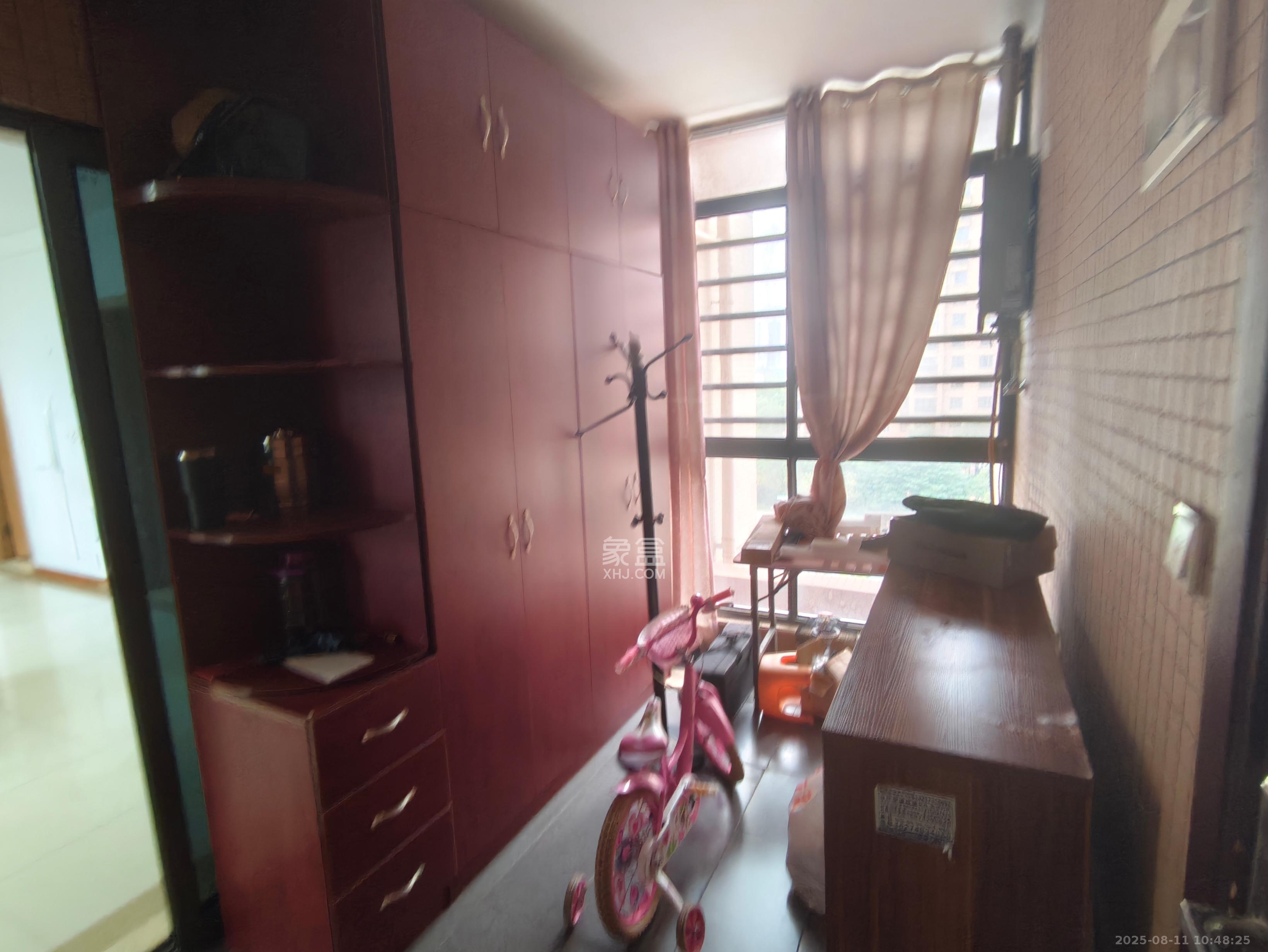 珠江花城三期锦鲤  3室2厅1卫    2300.0元/月 珠江花城三期锦鲤  3室2厅1卫    2300.0元/月室内图