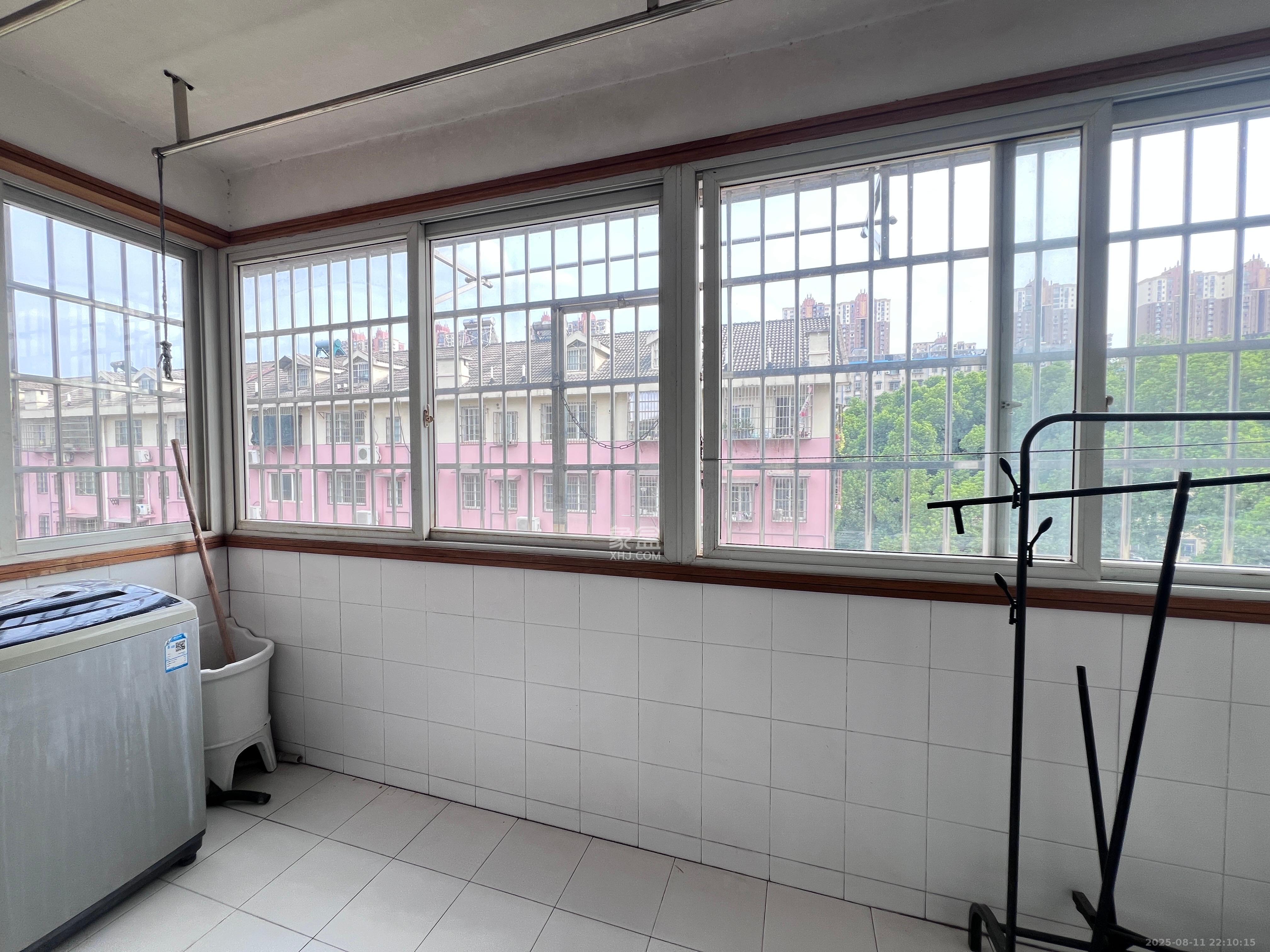 湘樟园小区(湘樟家园)  4室2厅1卫    1800.0元/月 湘樟园小区(湘樟家园)  4室2厅1卫    1800.0元/月室内图