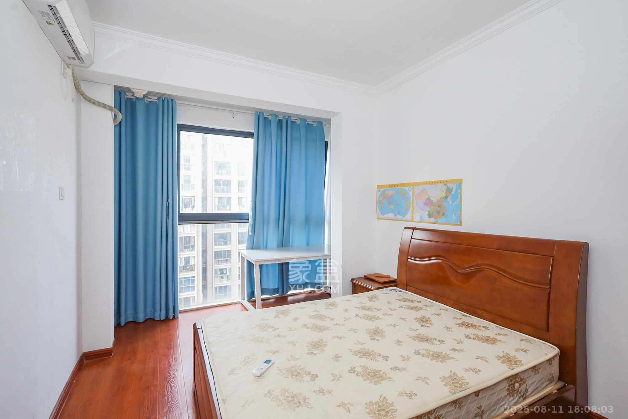 八方小区C区 3室2厅2卫 380.0万 八方小区C区 3室2厅2卫 380.0万卧室