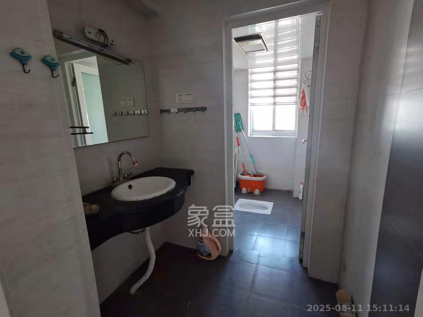 枫林美景  3室2厅2卫    2800.0元/月 枫林美景  3室2厅2卫    2800.0元/月室内图