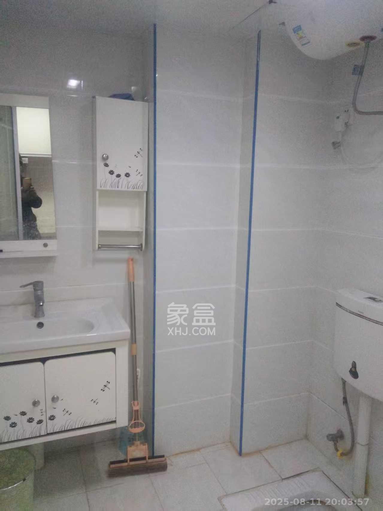 保利麓谷林语I区  1室1厅1卫   1500.00元/月室内图