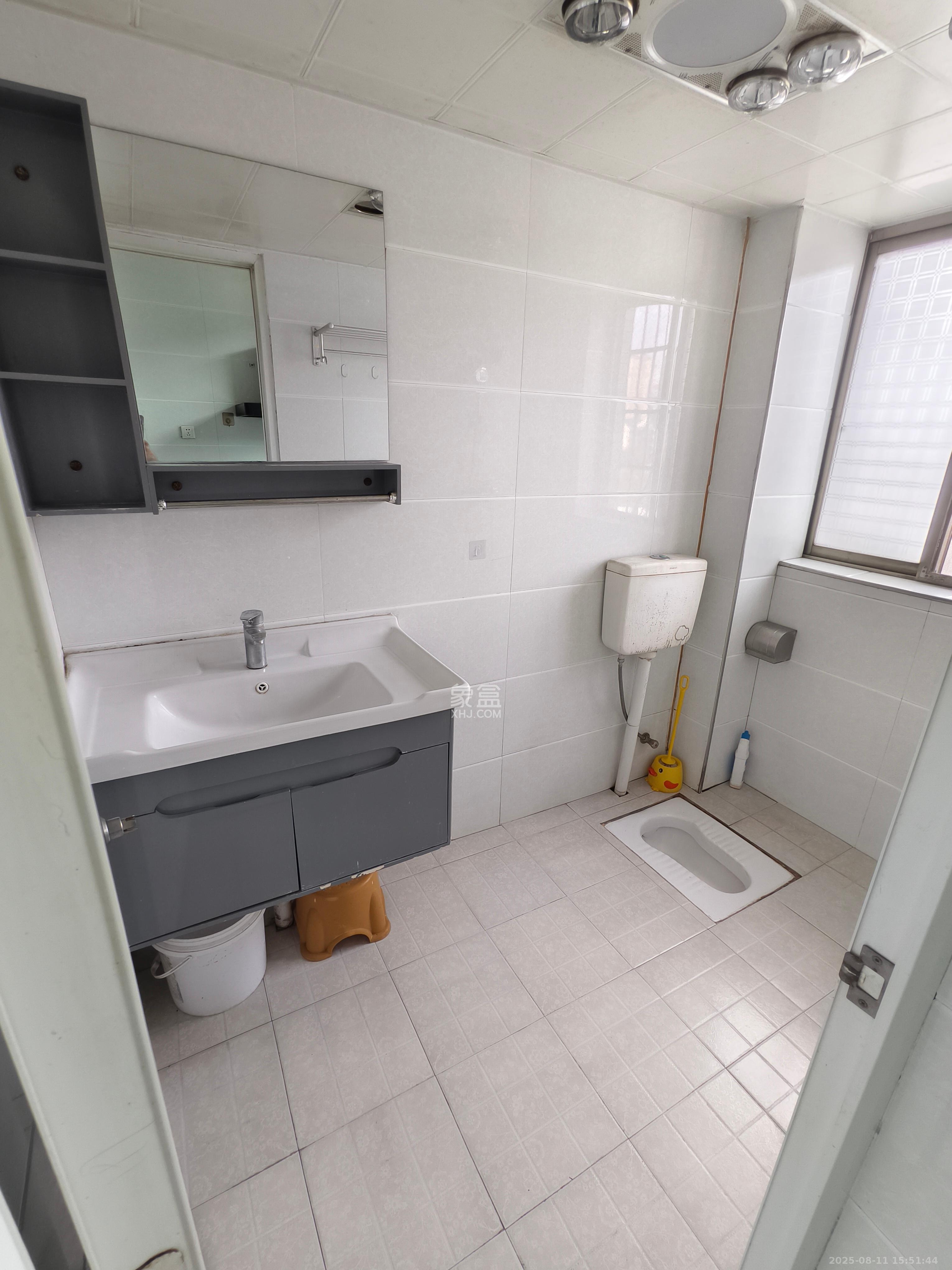 金桂小区一期 3室2厅1卫 1400.0元/月 金桂小区一期 3室2厅1卫 1400.0元/月室内图