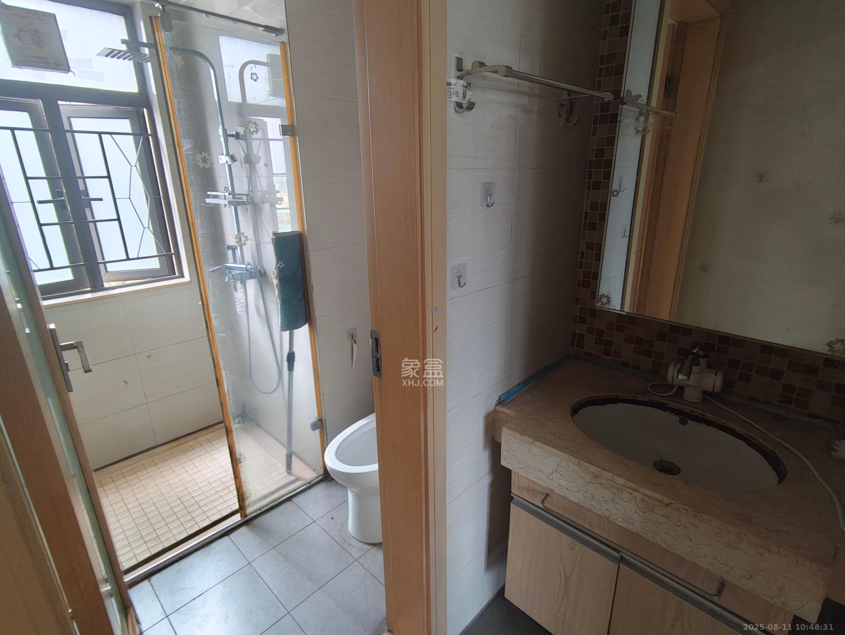 珠江花城三期锦鲤  3室2厅1卫    2300.0元/月 珠江花城三期锦鲤  3室2厅1卫    2300.0元/月室内图