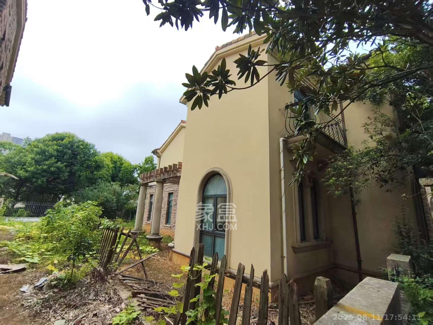 中粮北纬28°别墅 8室4厅4卫 8000.0元/月 中粮北纬28°别墅 8室4厅4卫 8000.0元/月室内图