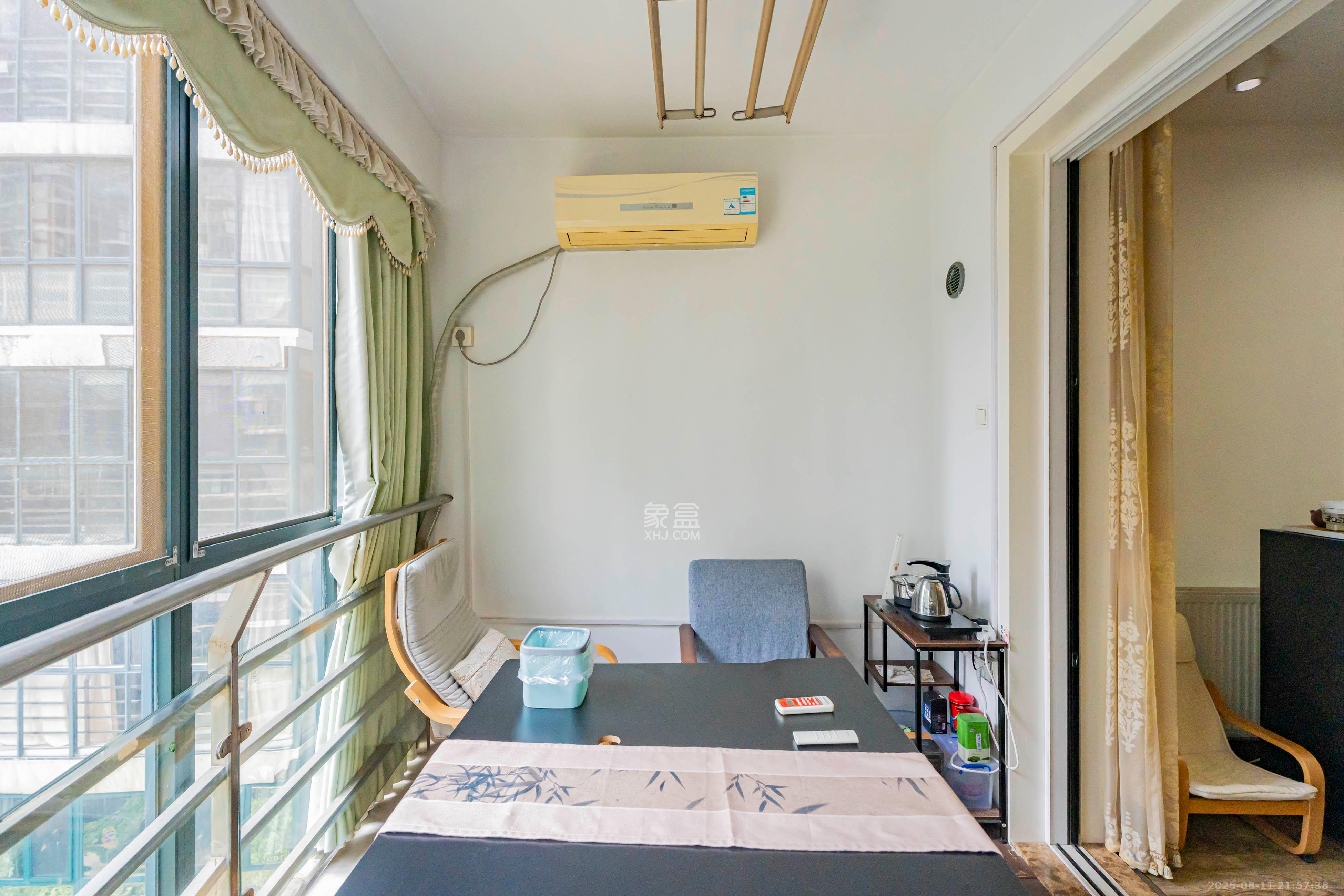 华盛新外滩  2室2厅1卫    108.0万阳台