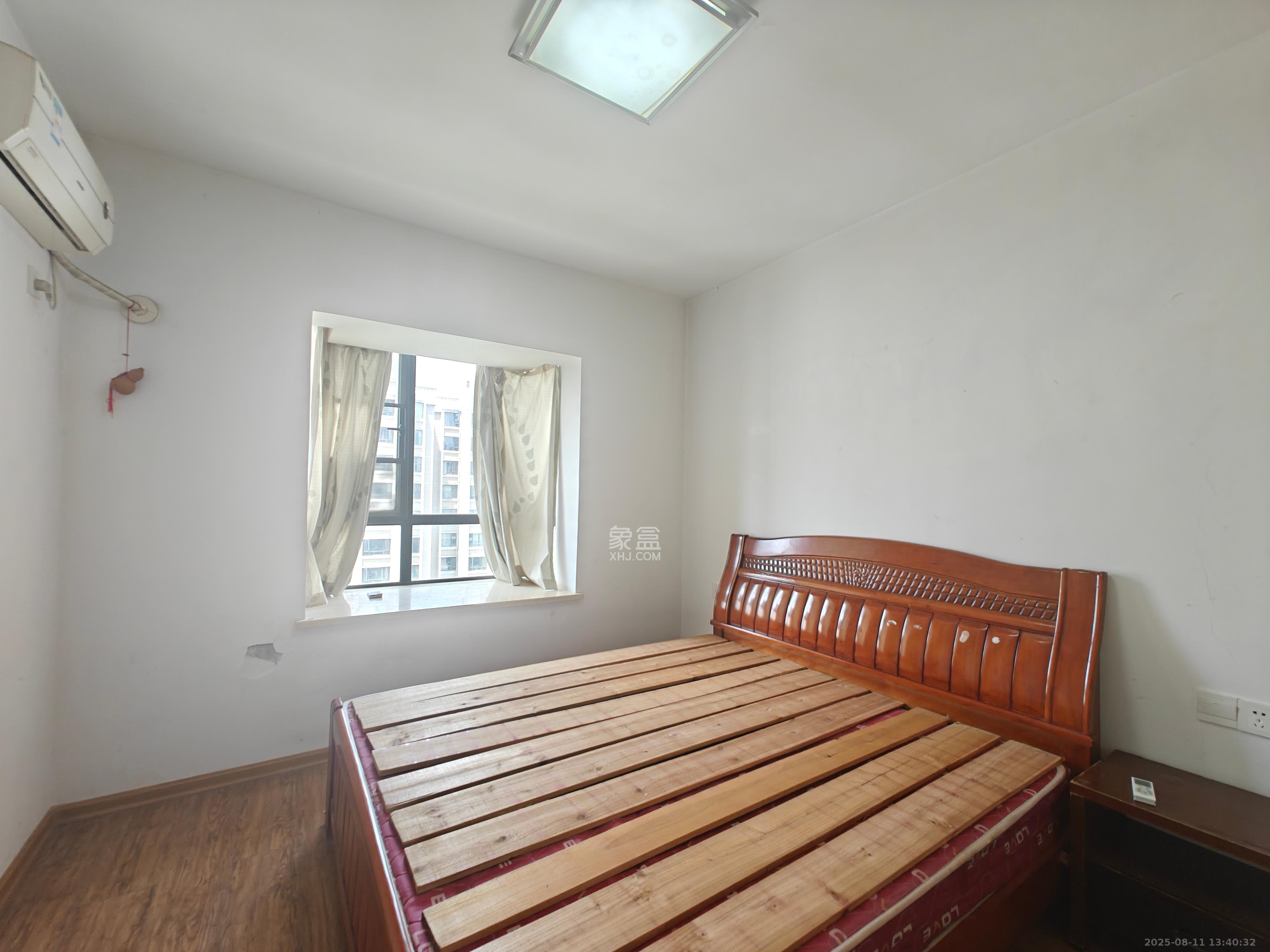 三江花中城  3室2厅2卫    3000.0元/月 三江花中城  3室2厅2卫    3000.0元/月室内图