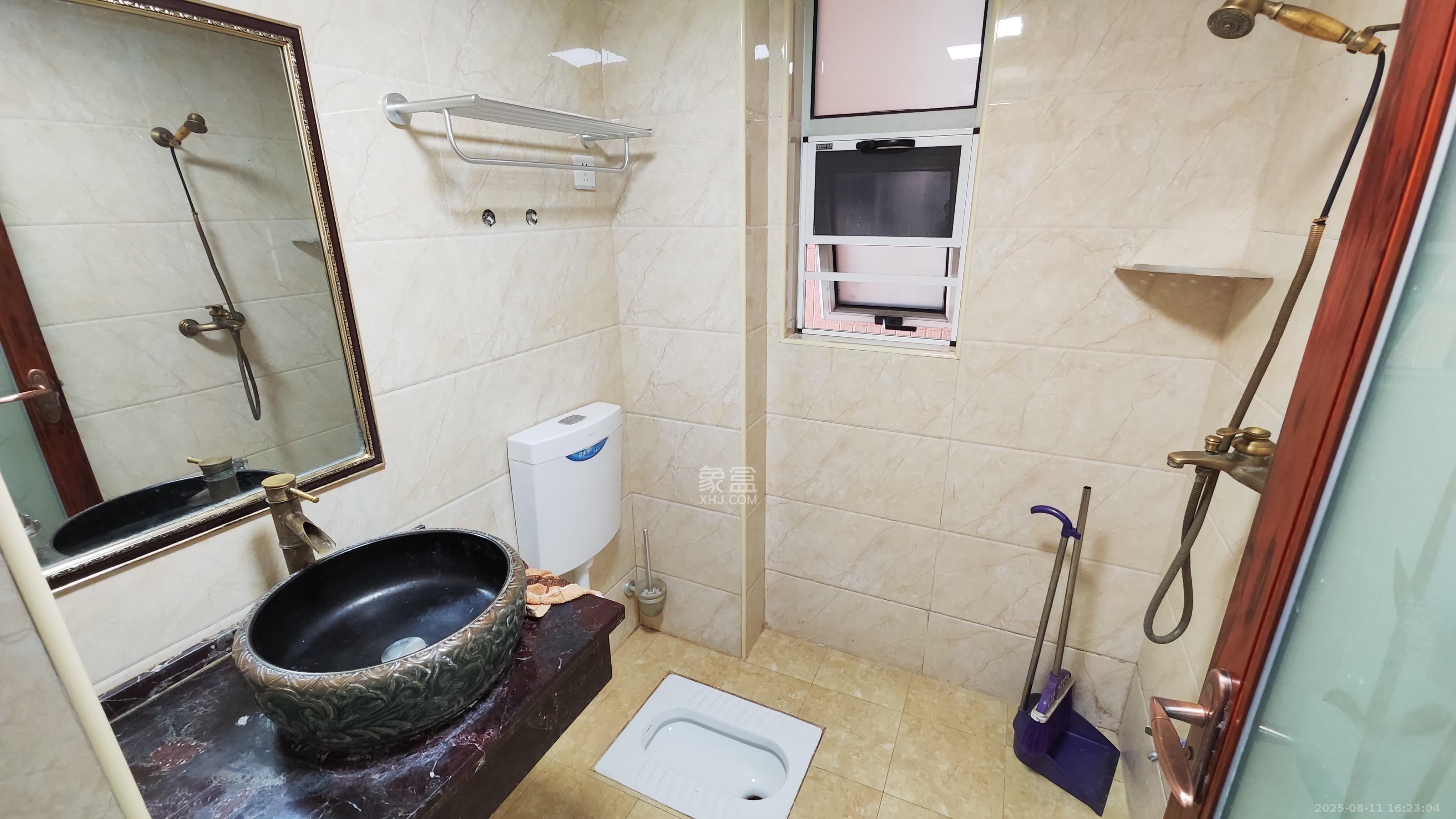 五矿万境水岸三期  2室1厅1卫    2000.0元/月室内图