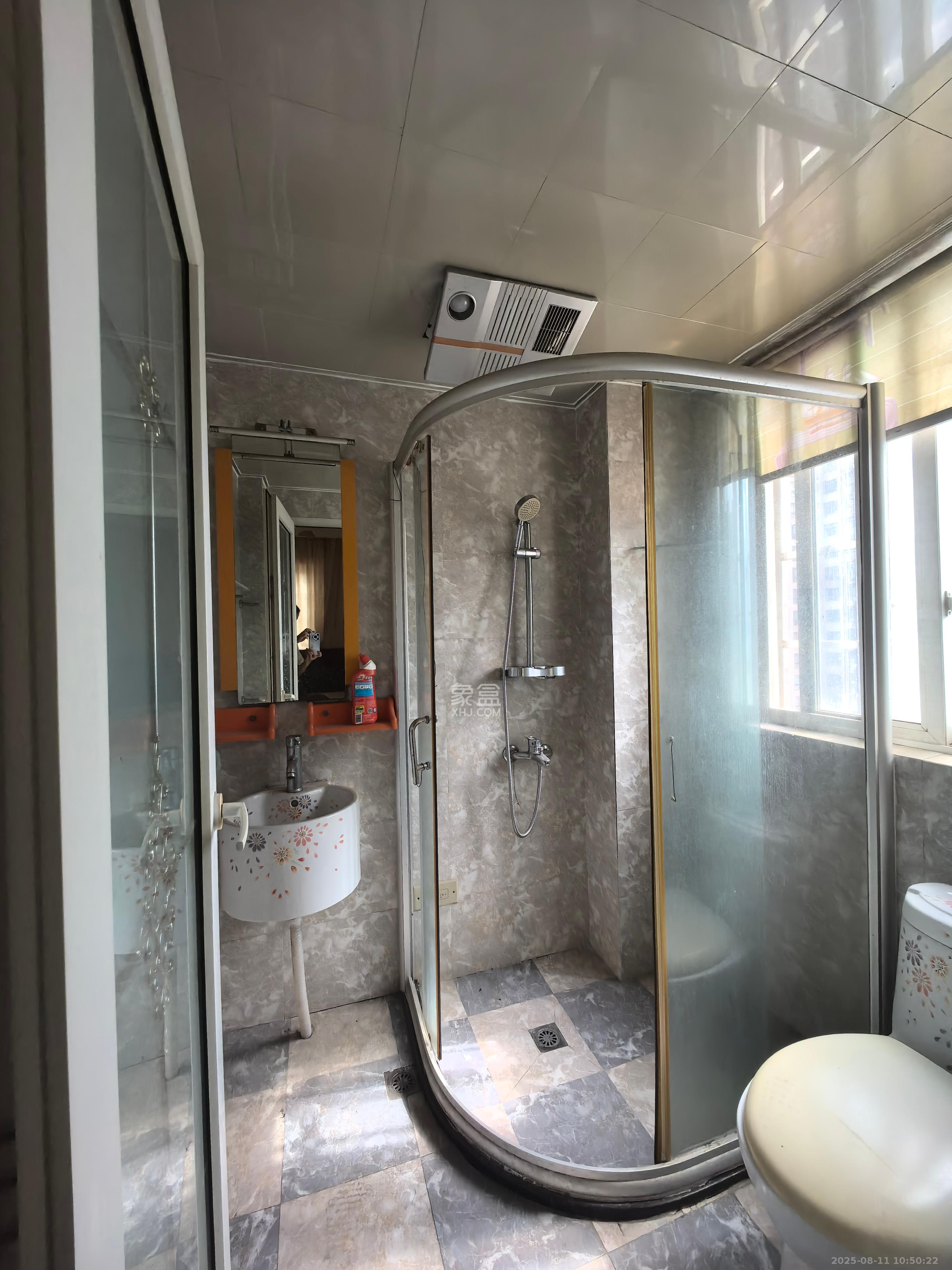 锦璨家园 3室2厅2卫 1800.0元/月 锦璨家园 3室2厅2卫 1800.0元/月室内图