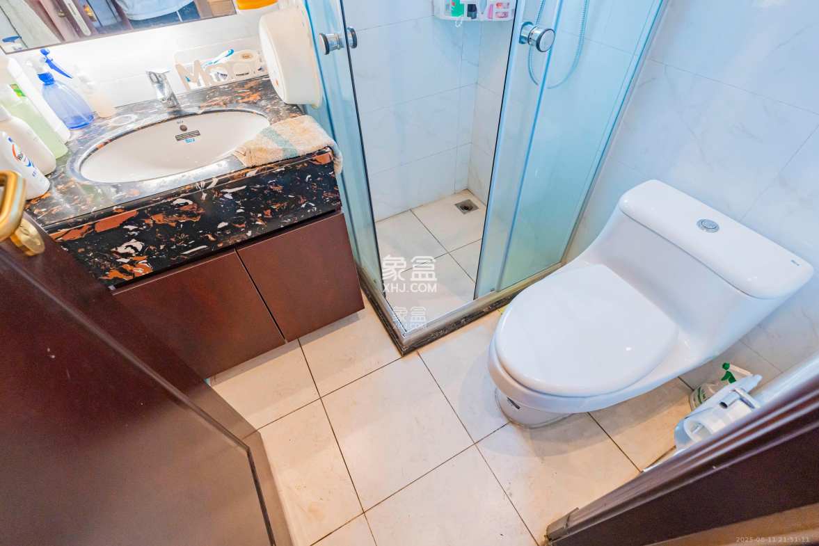 恒大雅苑 1室1厅1卫 43.0万 恒大雅苑 1室1厅1卫 43.0万卫生间