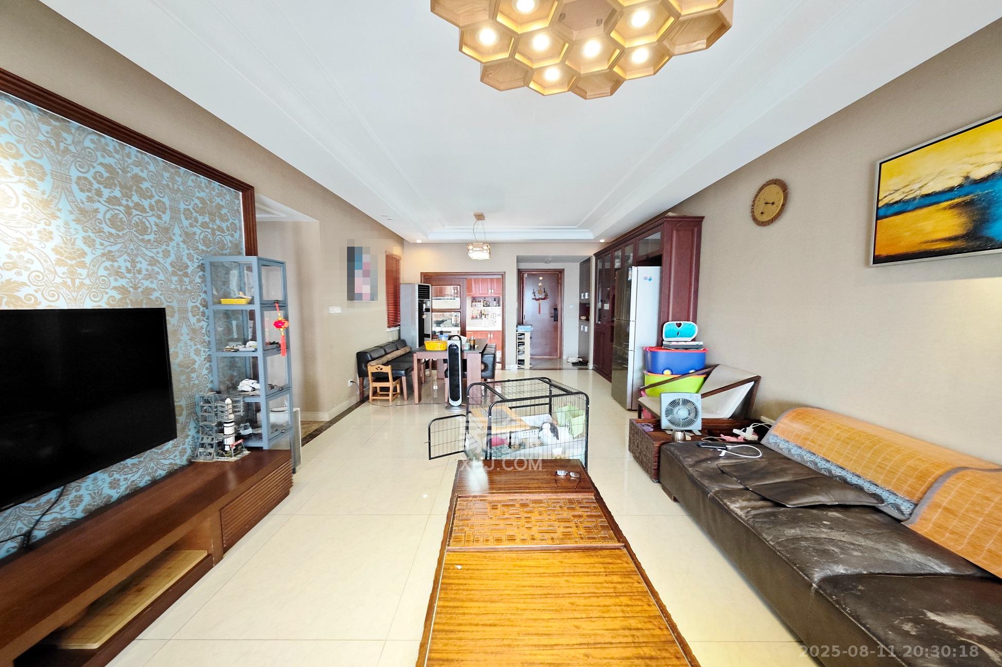 万博汇  3室2厅2卫    188.0万 万博汇  3室2厅2卫    188.0万客厅