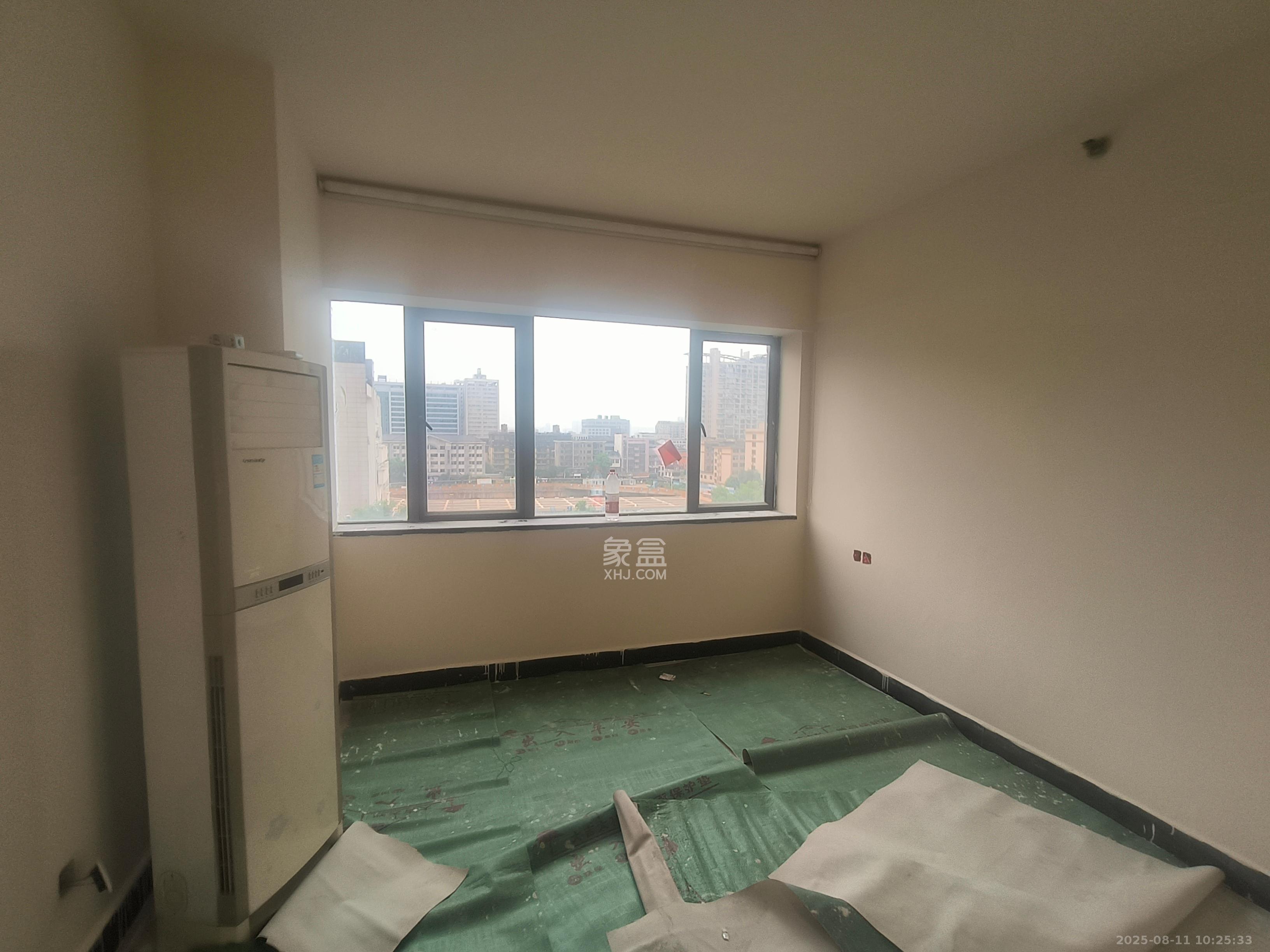 湘域中央  1室1厅1卫    2500.0元/月室内图