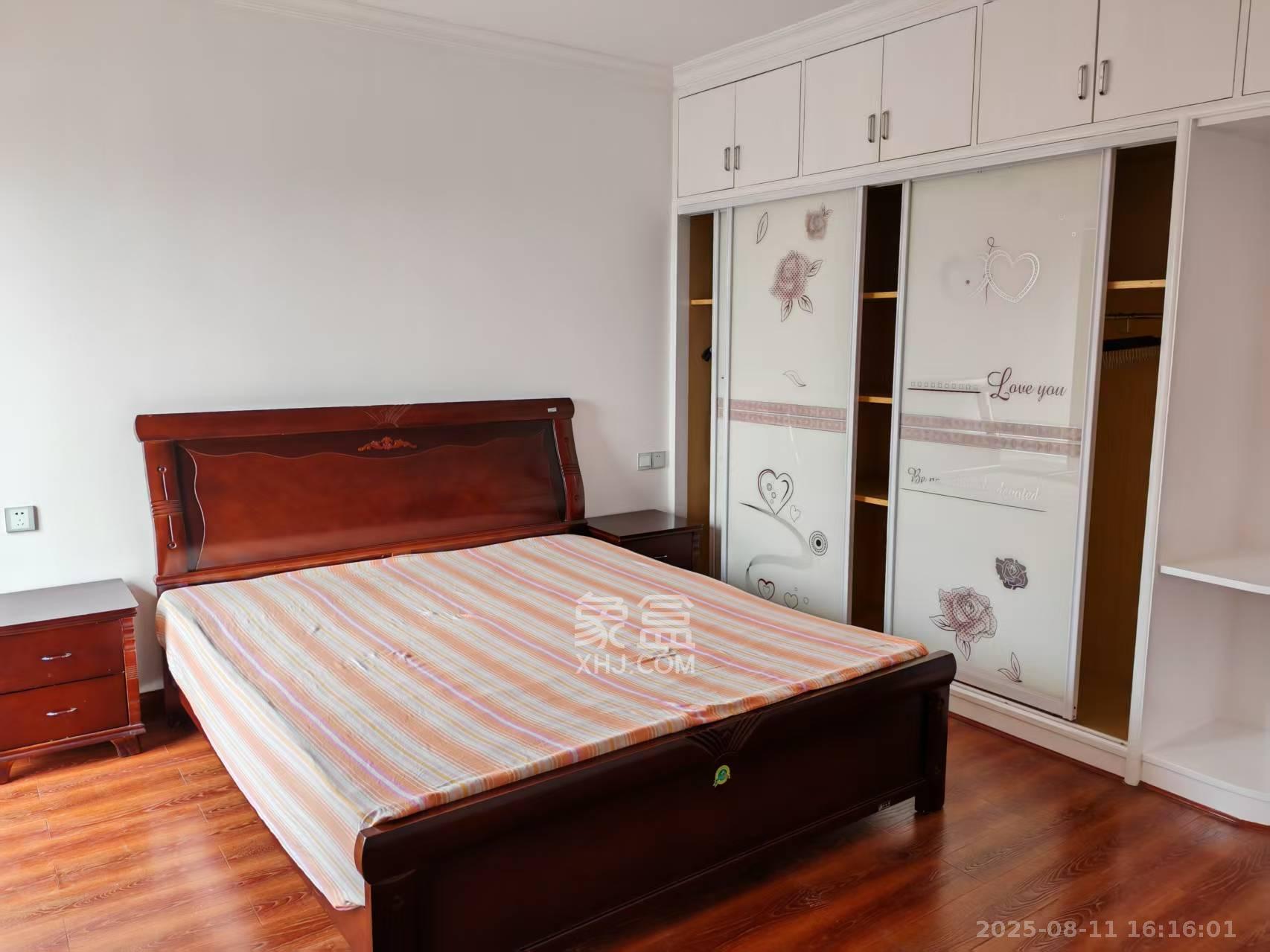 锑都家园  3室2厅2卫    2000.0元/月室内图