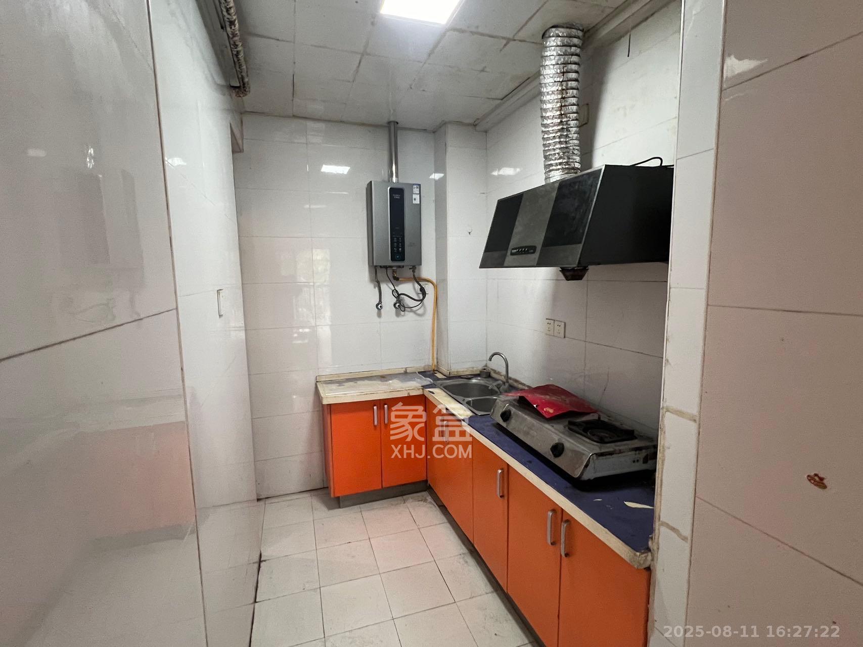 岳泰理想城 1室2厅1卫 2300.0元/月 岳泰理想城 1室2厅1卫 2300.0元/月室内图