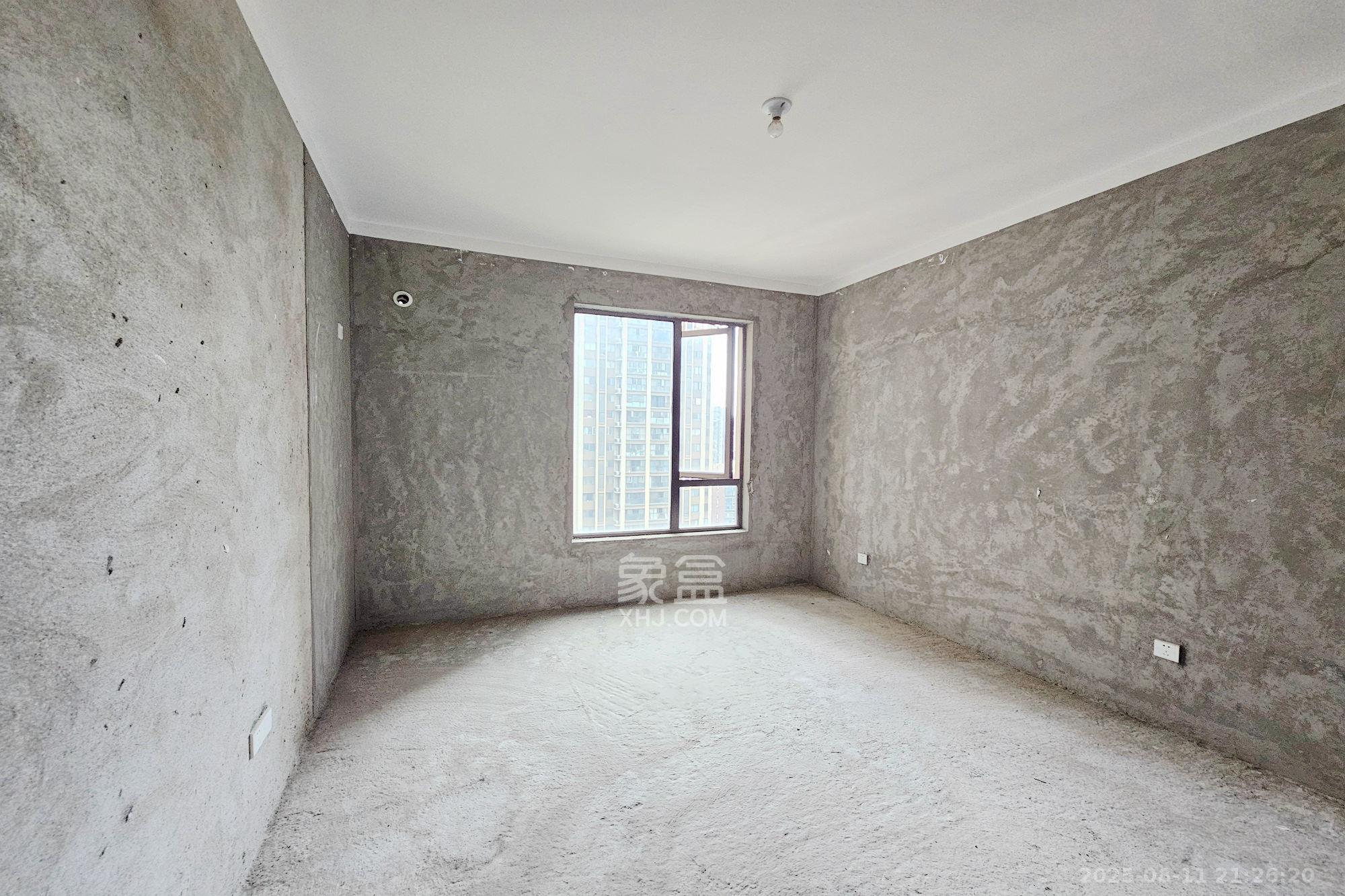 雨花公馆(紫苔名苑) 4室2厅2卫 129.9万 雨花公馆(紫苔名苑) 4室2厅2卫 129.9万卧室