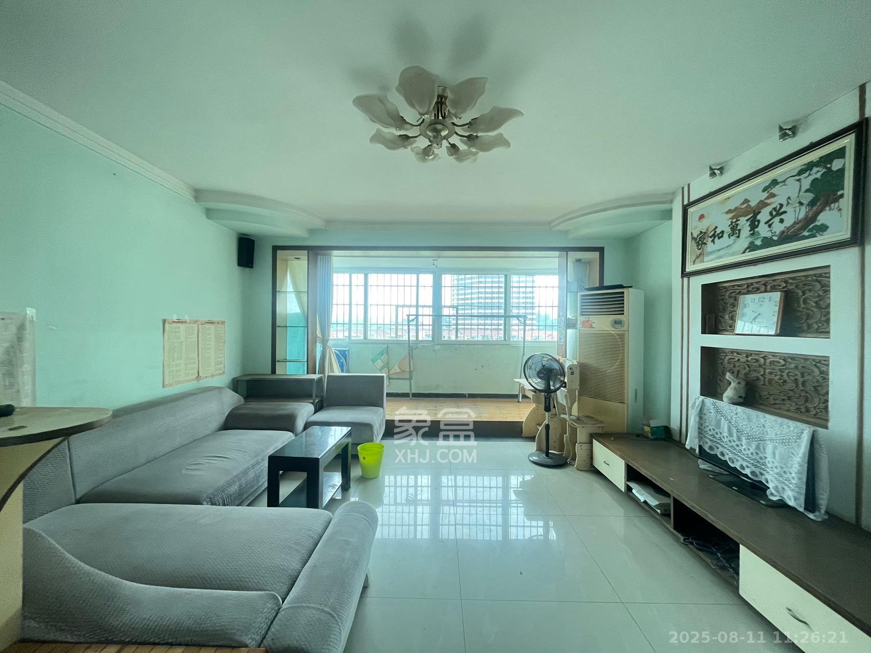 恩瑞麓山名园(龙王港小区) 2室2厅2卫 2100.0元/月 恩瑞麓山名园(龙王港小区) 2室2厅2卫 2100.0元/月室内图