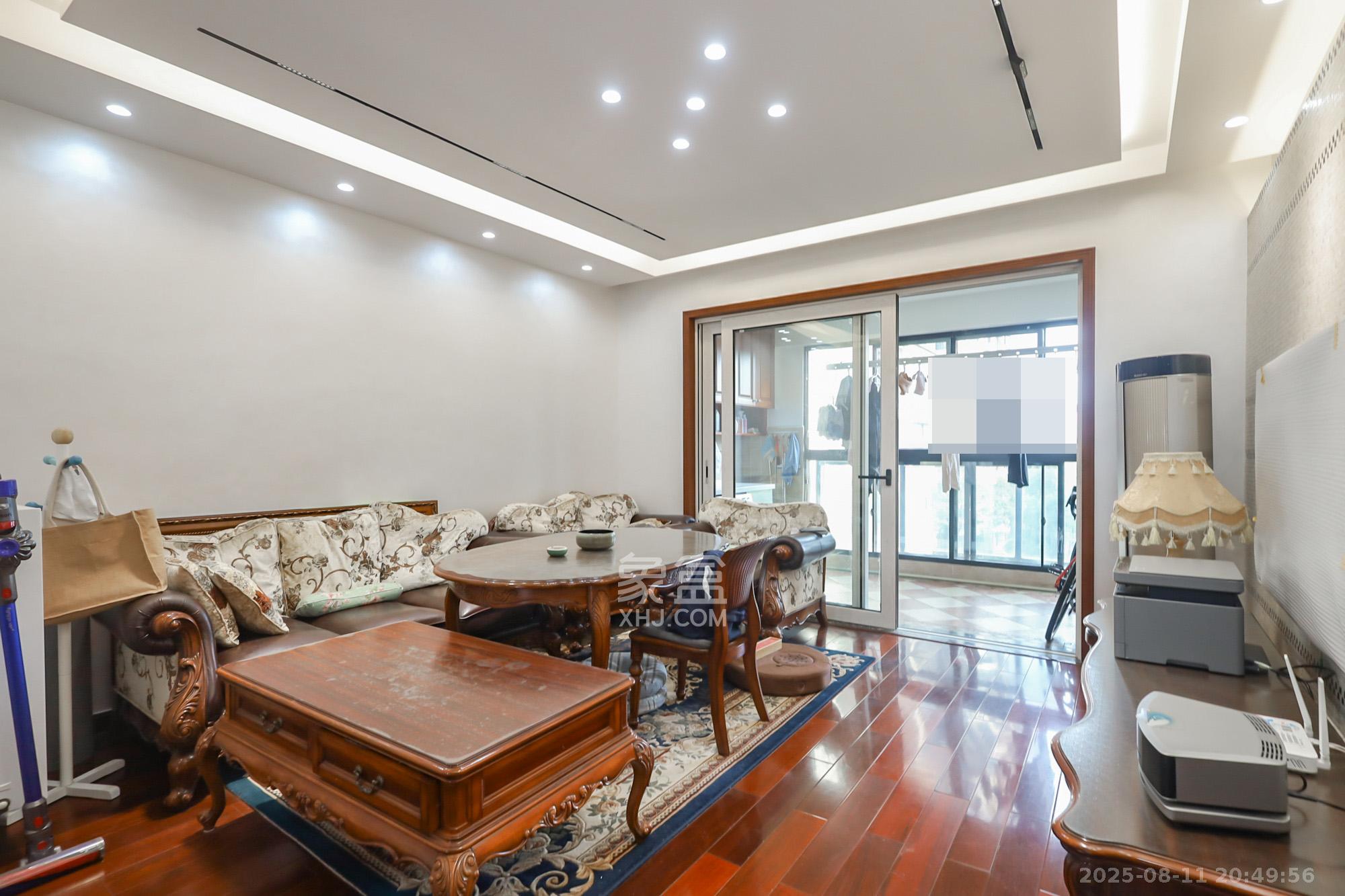 西山汇景一、二期  3室2厅2卫    196.0万客厅