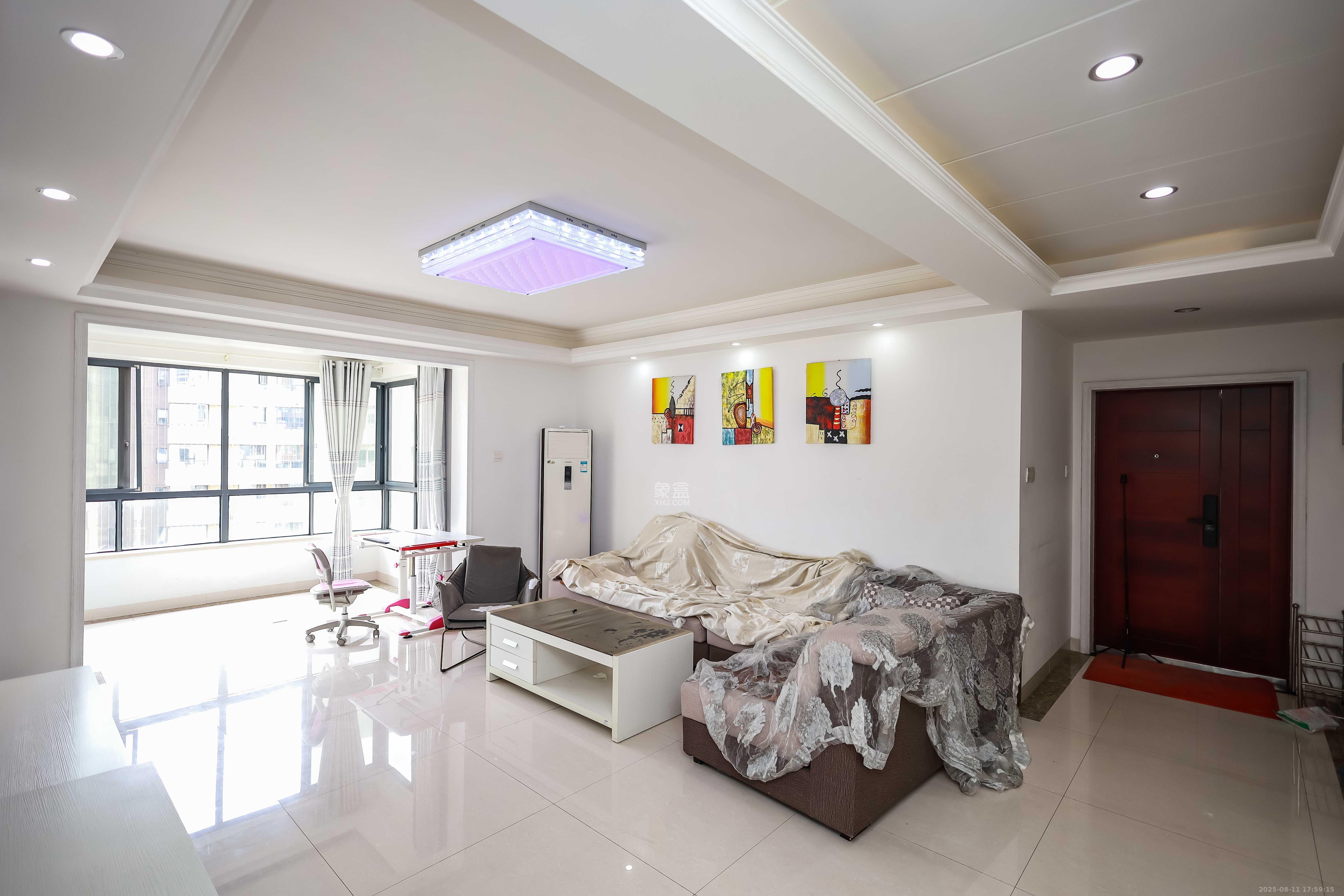 长房时代城  4室2厅2卫    165.0万客厅