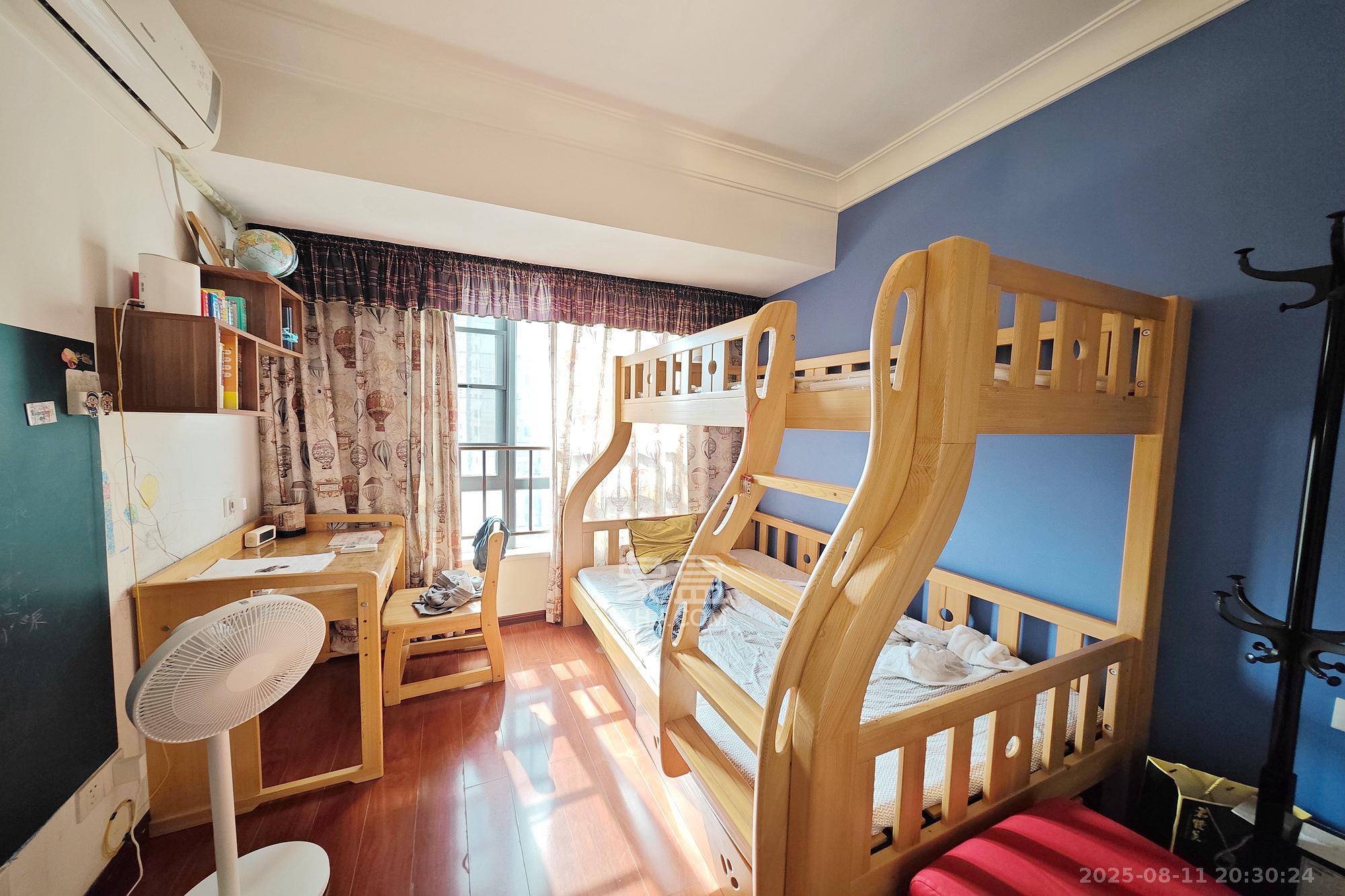 万博汇  3室2厅2卫    188.0万卧室