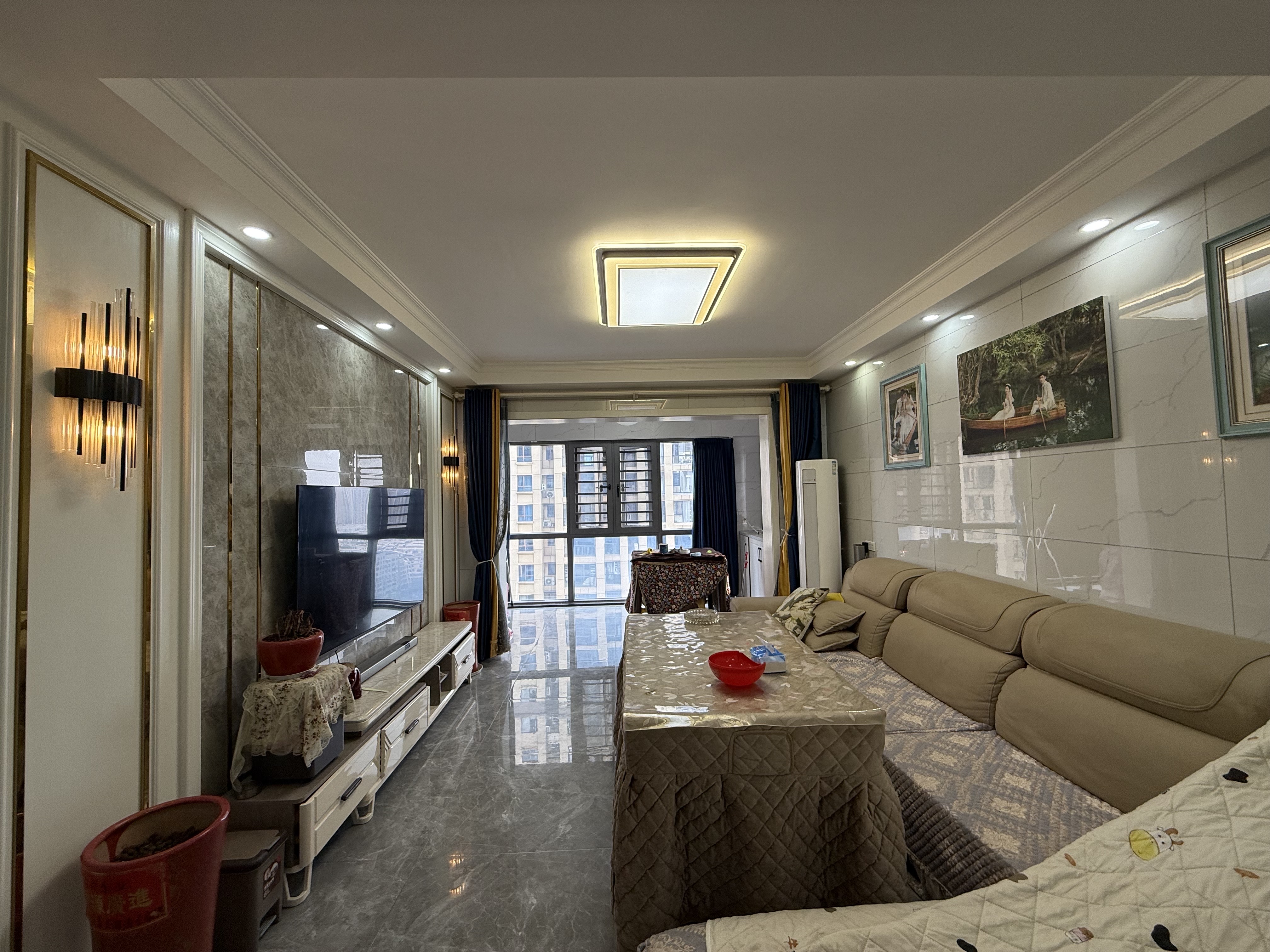 和顺嘉苑 3室2厅2卫 69.8万 和顺嘉苑 3室2厅2卫 69.8万客厅