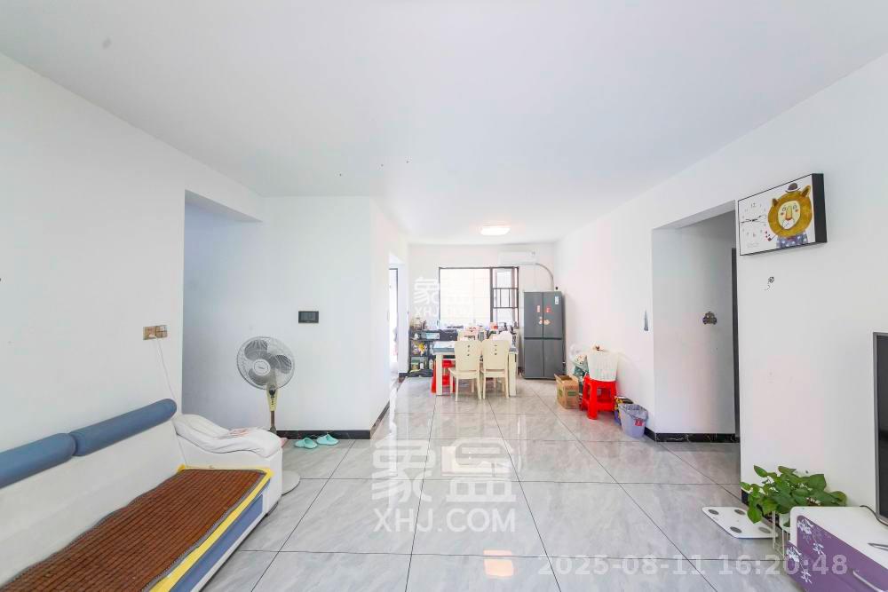 鑫远玲珑  3室2厅2卫    2300.0元/月 鑫远玲珑  3室2厅2卫    2300.0元/月