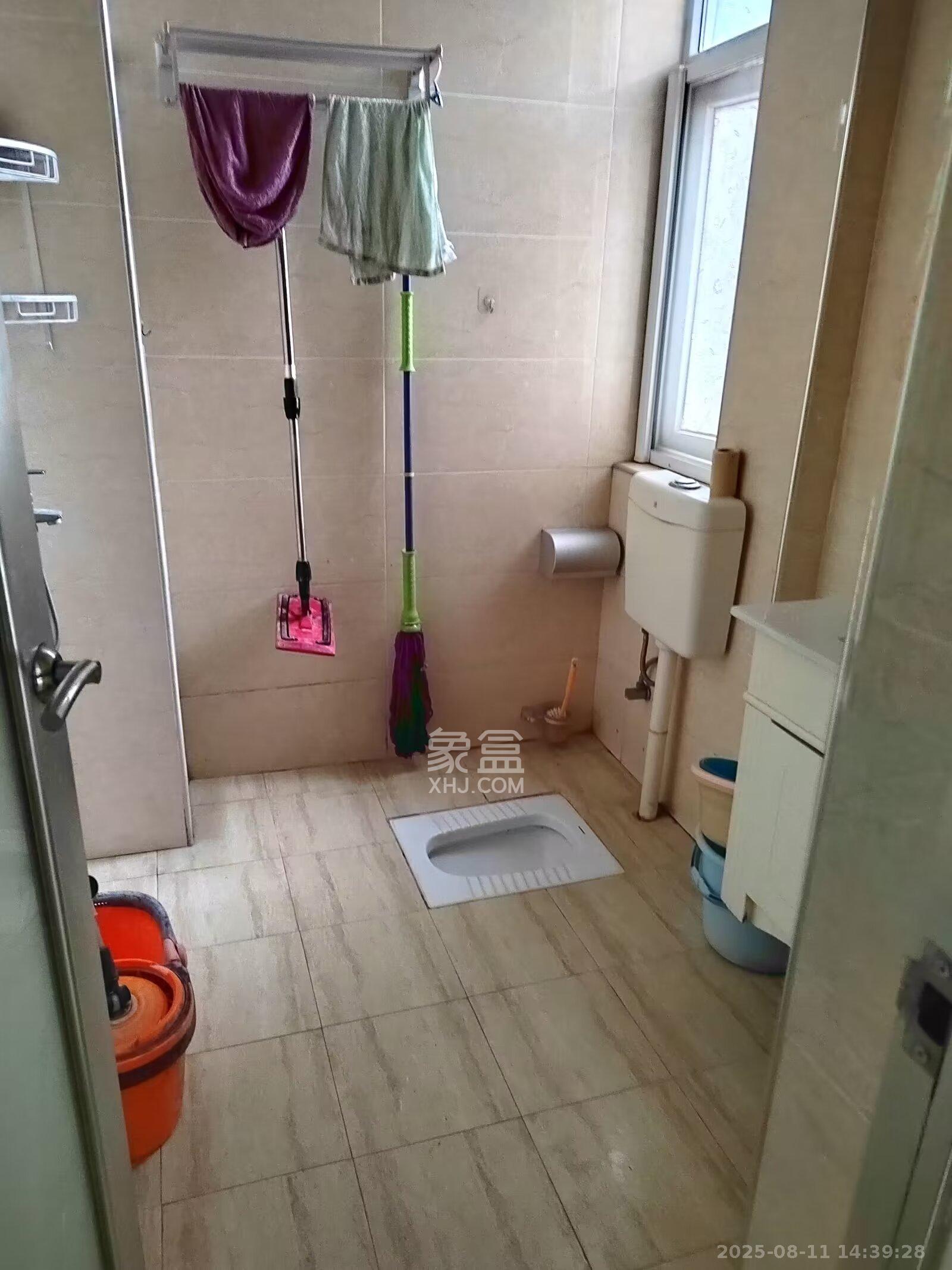 泊爱蓝湾 3室2厅1卫 2600.0元/月 泊爱蓝湾 3室2厅1卫 2600.0元/月室内图