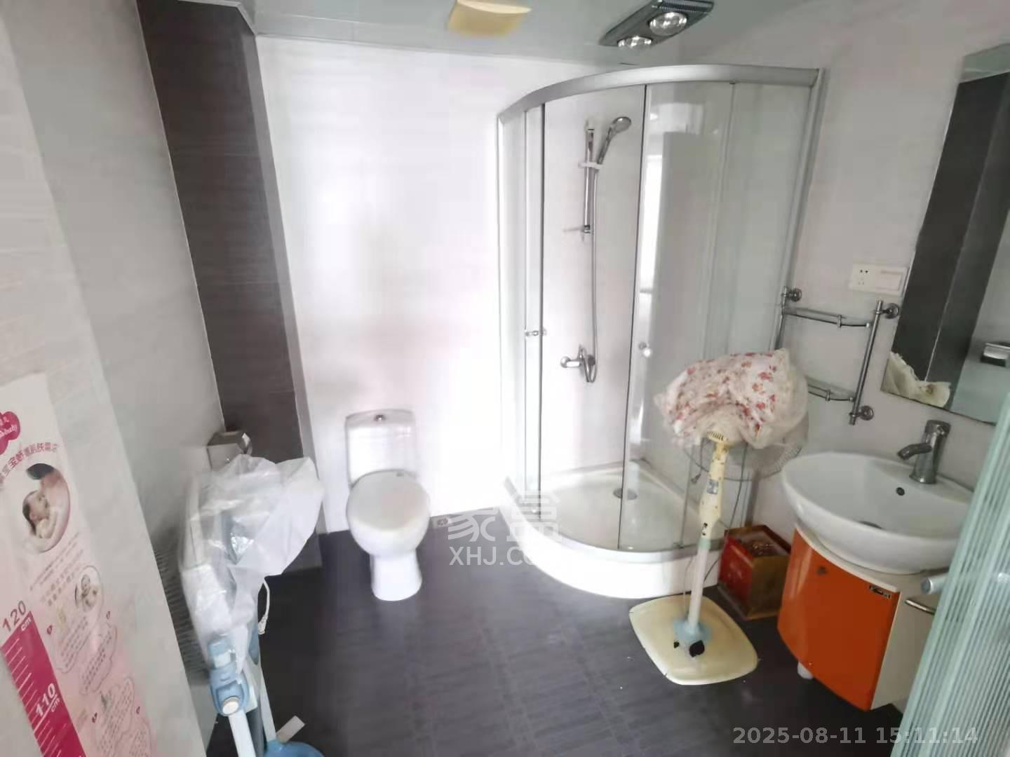 枫林美景  3室2厅2卫   2800.00元/月室内图