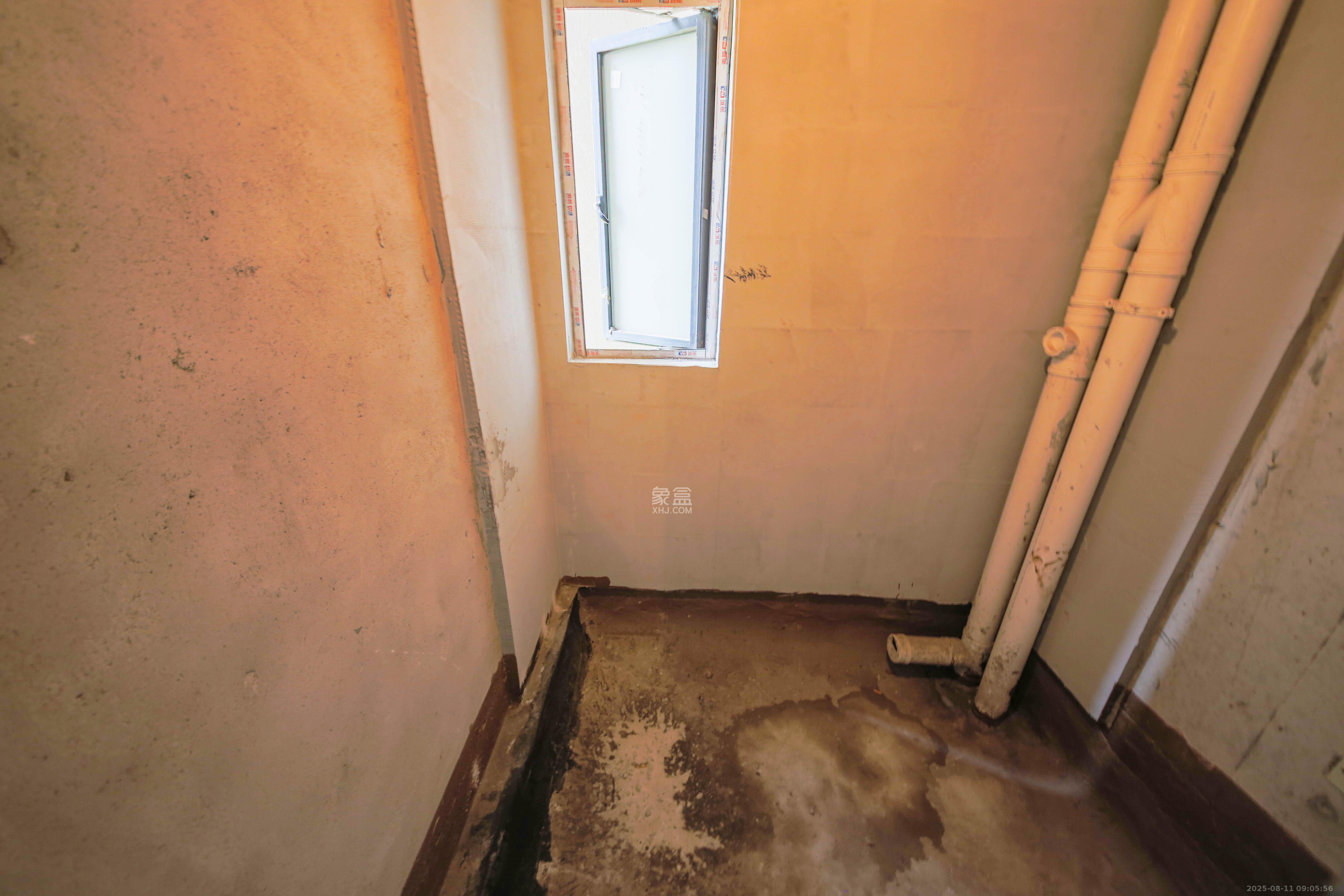 友谊青苑  5室2厅3卫    245.0万 友谊青苑  5室2厅3卫    245.0万卫生间