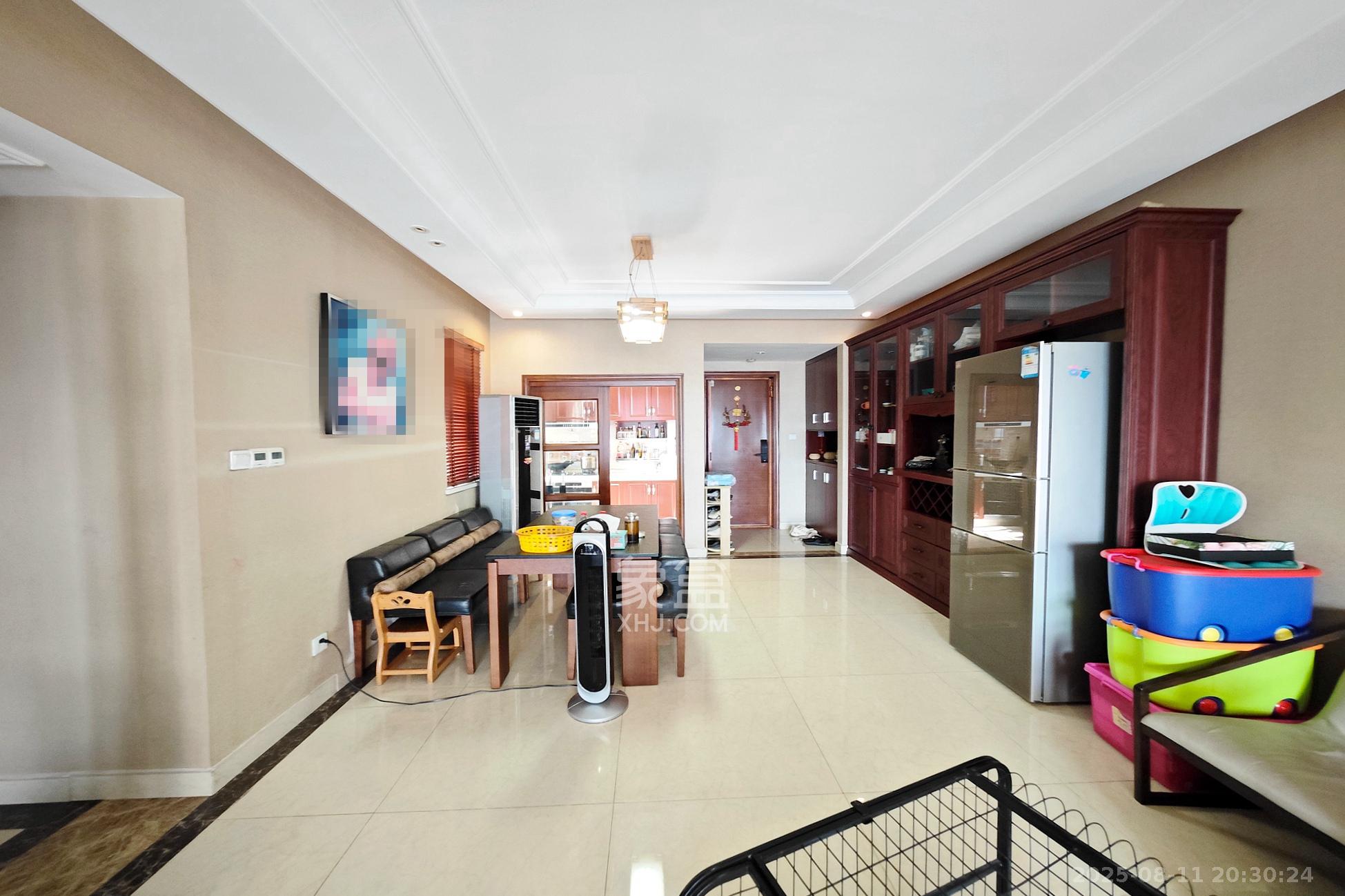 万博汇  3室2厅2卫    188.0万 万博汇  3室2厅2卫    188.0万客厅