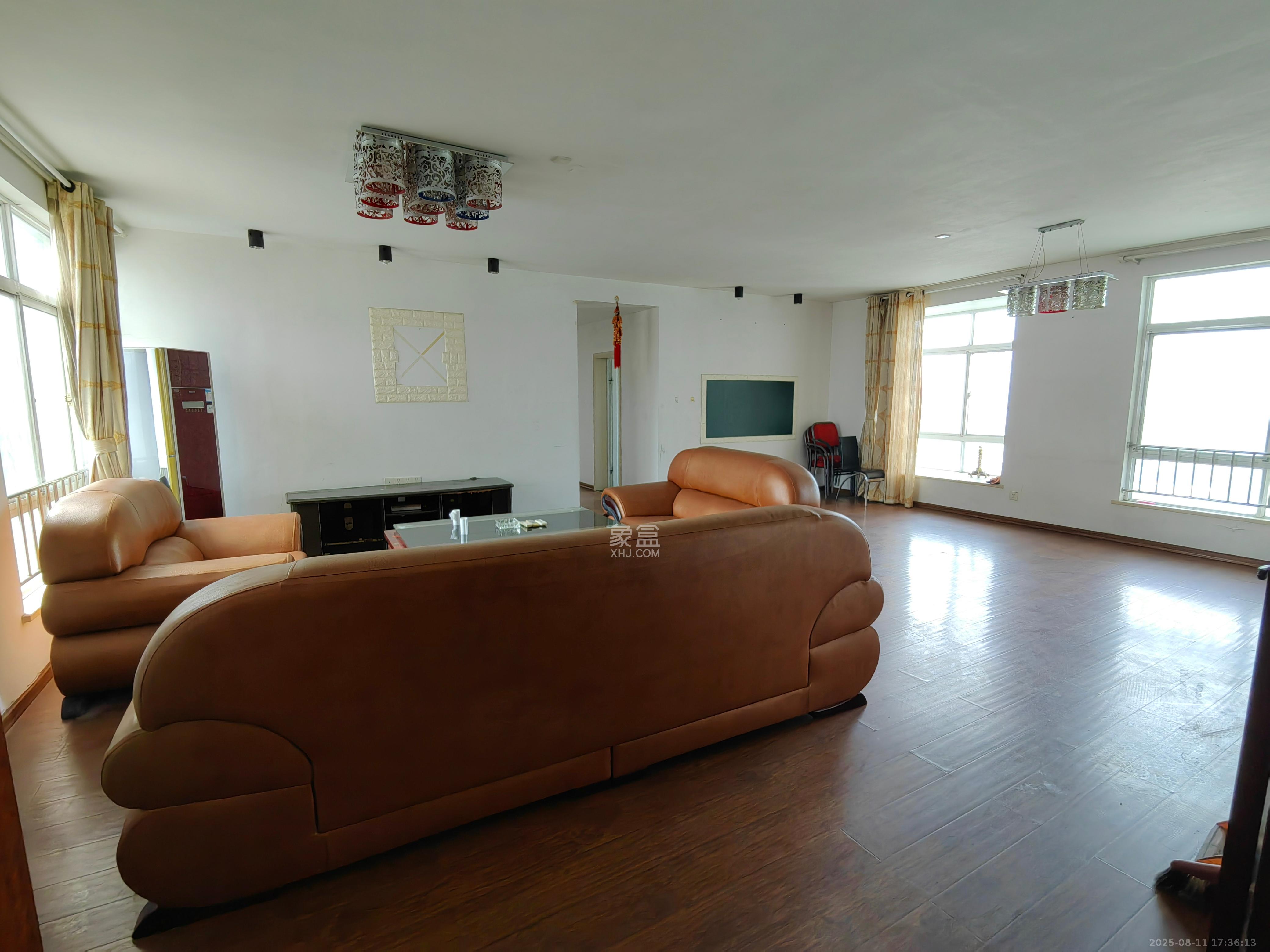 顺天黄金海岸  4室2厅2卫    4200.0元/月 顺天黄金海岸  4室2厅2卫    4200.0元/月室内图