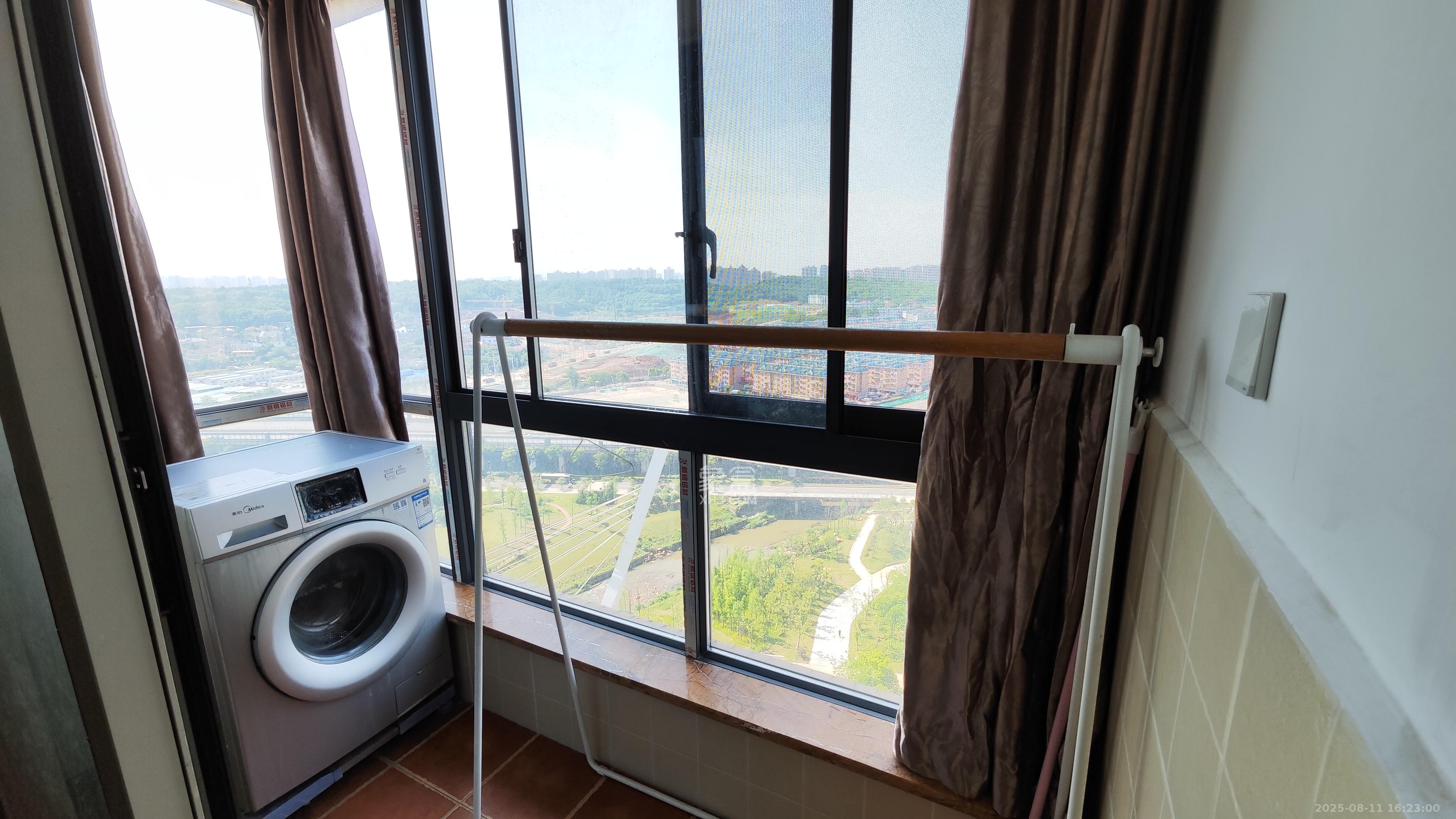 五矿万境水岸三期  2室1厅1卫    2000.0元/月室内图