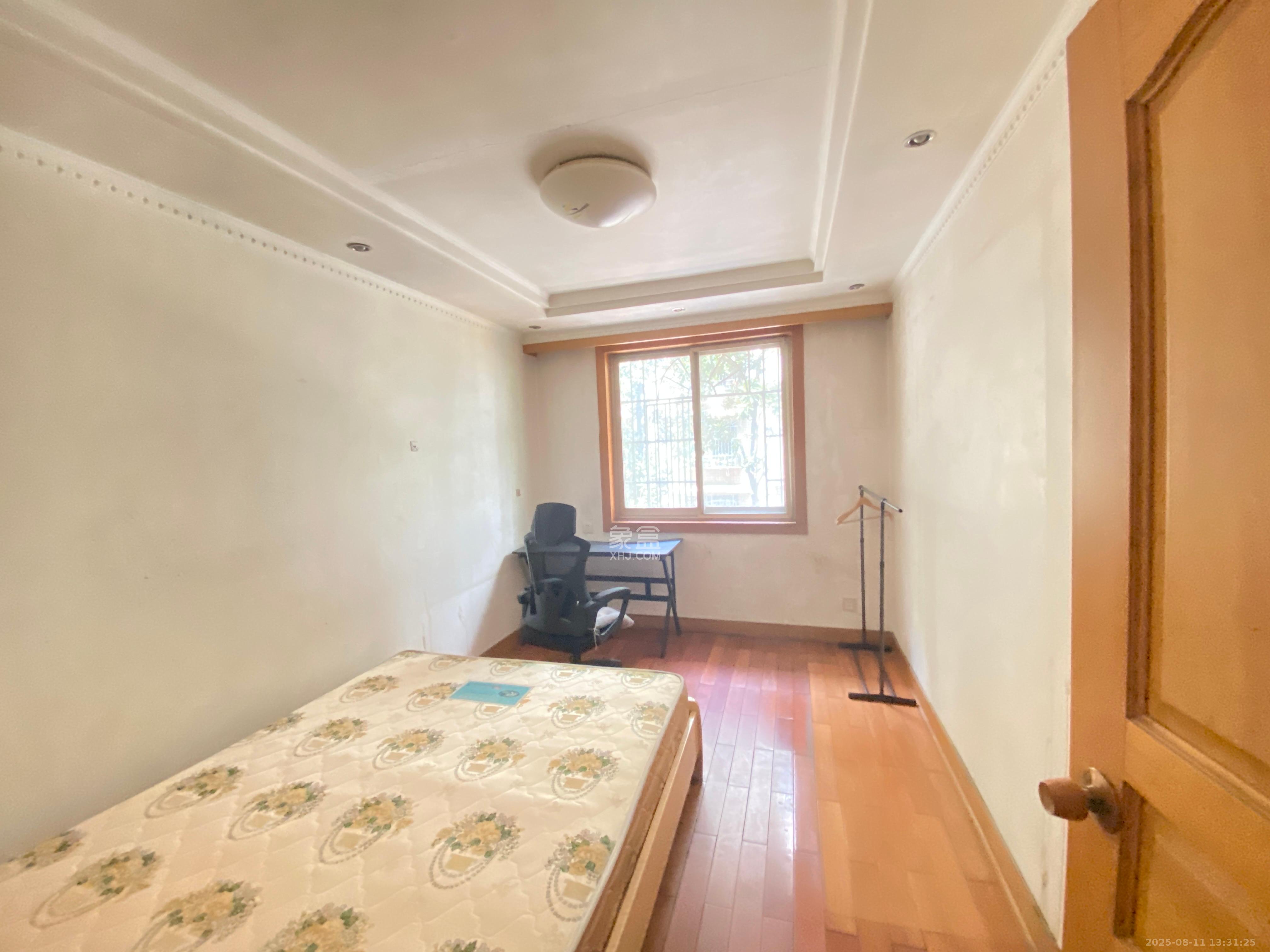 福乐名园  4室2厅2卫    3000.0元/月室内图