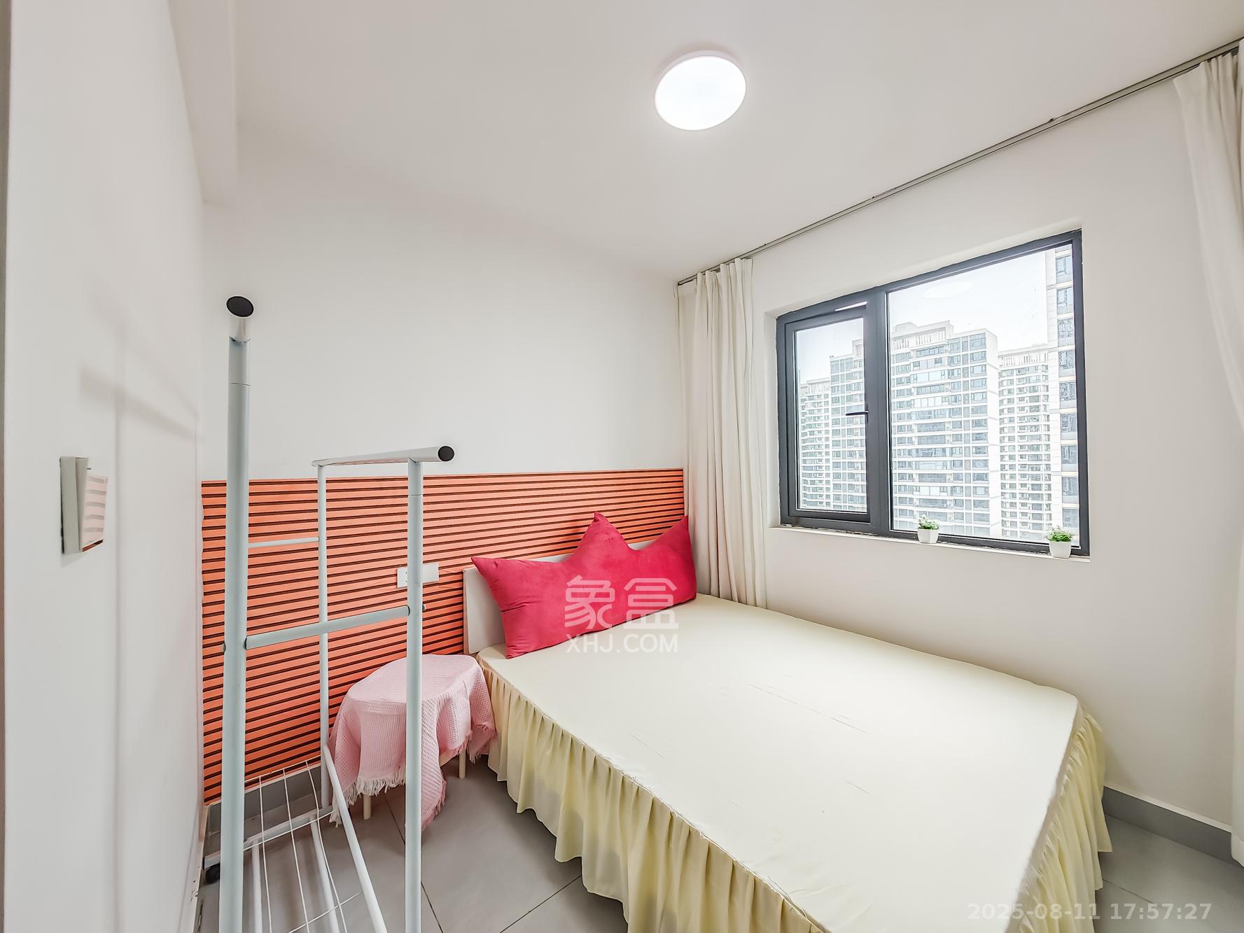 长沙北中心保利时代B区  4室2厅2卫    168.0万卧室