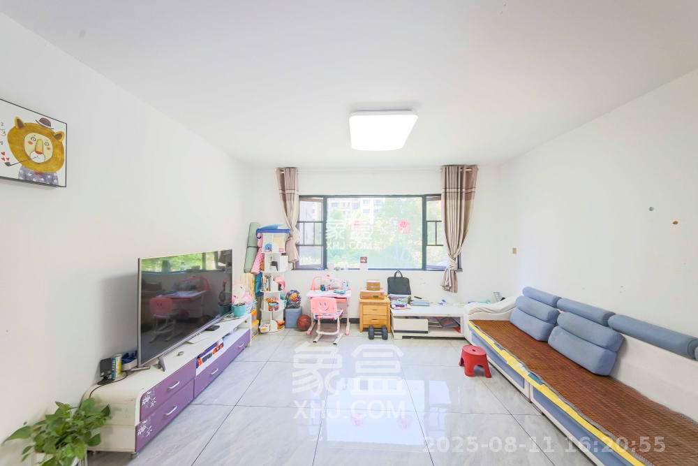 鑫远玲珑 3室2厅2卫 2300.0元/月 鑫远玲珑 3室2厅2卫 2300.0元/月室内图