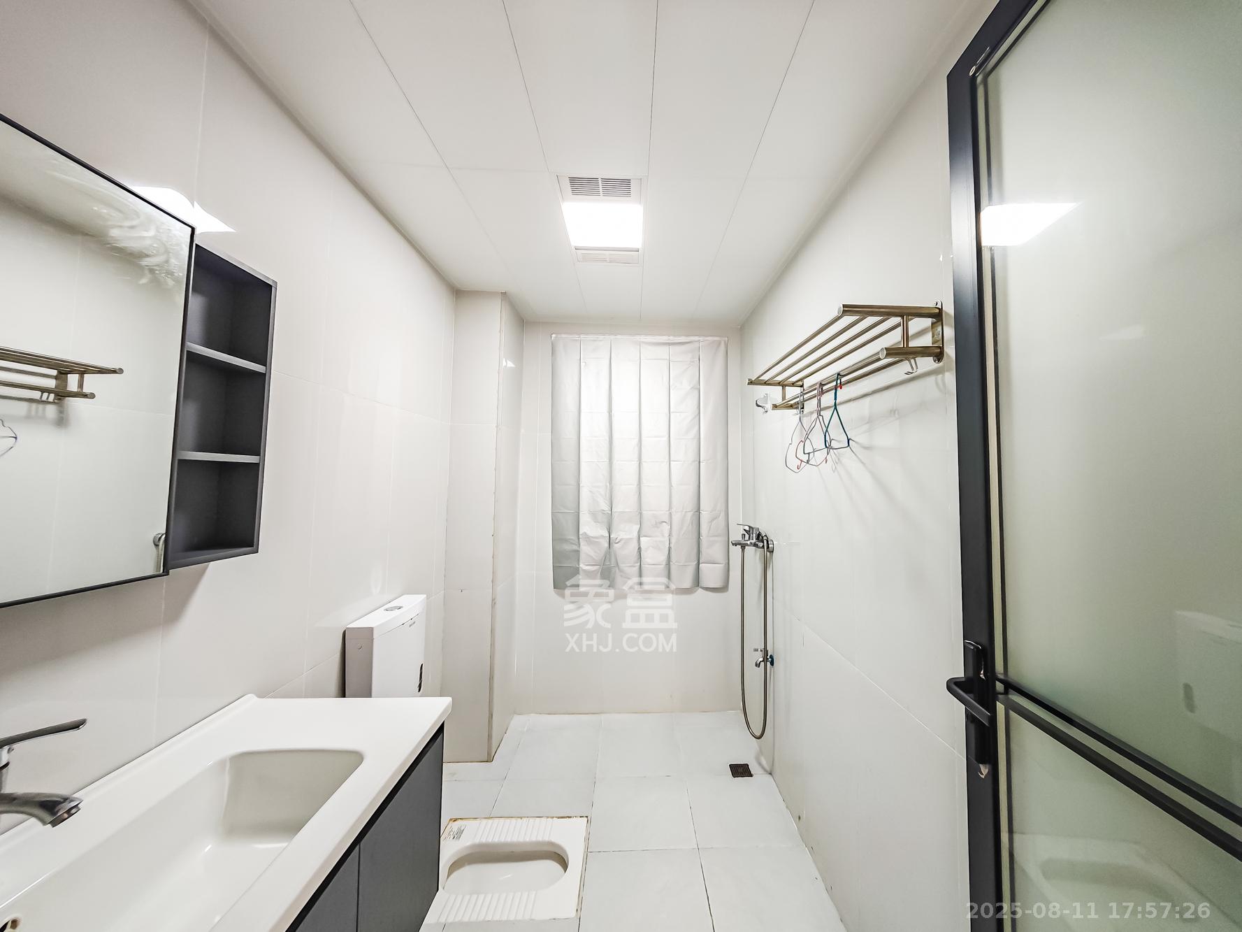 长沙北中心保利时代B区  4室2厅2卫    168.0万卫生间