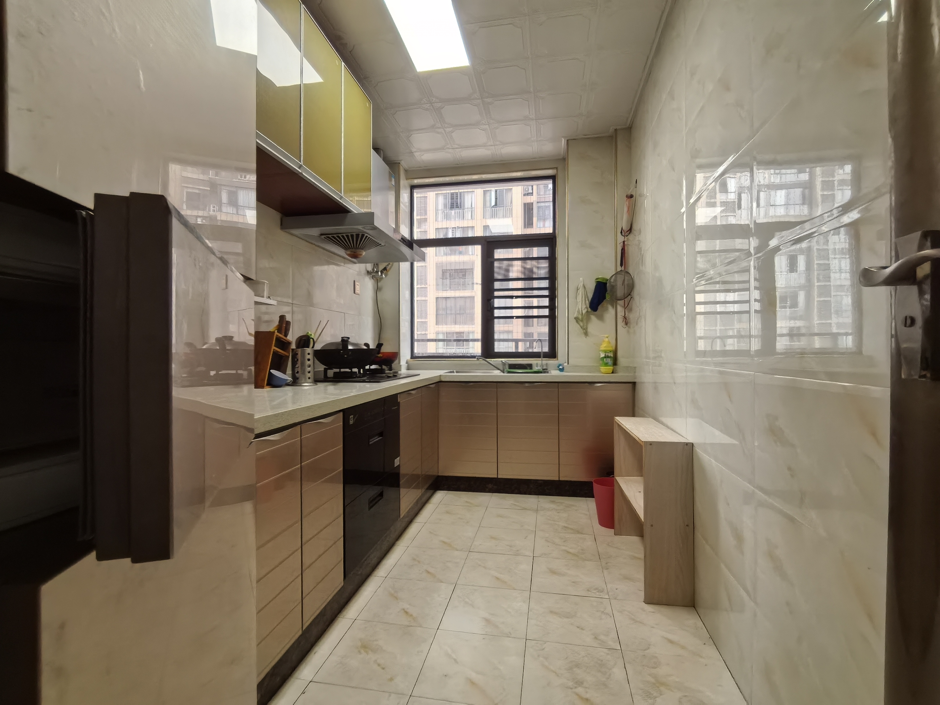 万豪城市花园  3室2厅2卫    2200.0元/月室内图