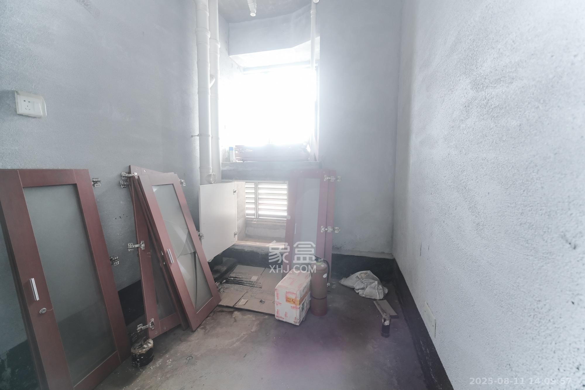 和悦城(蟠龙景苑)  1室0厅0卫    125.0万卫生间