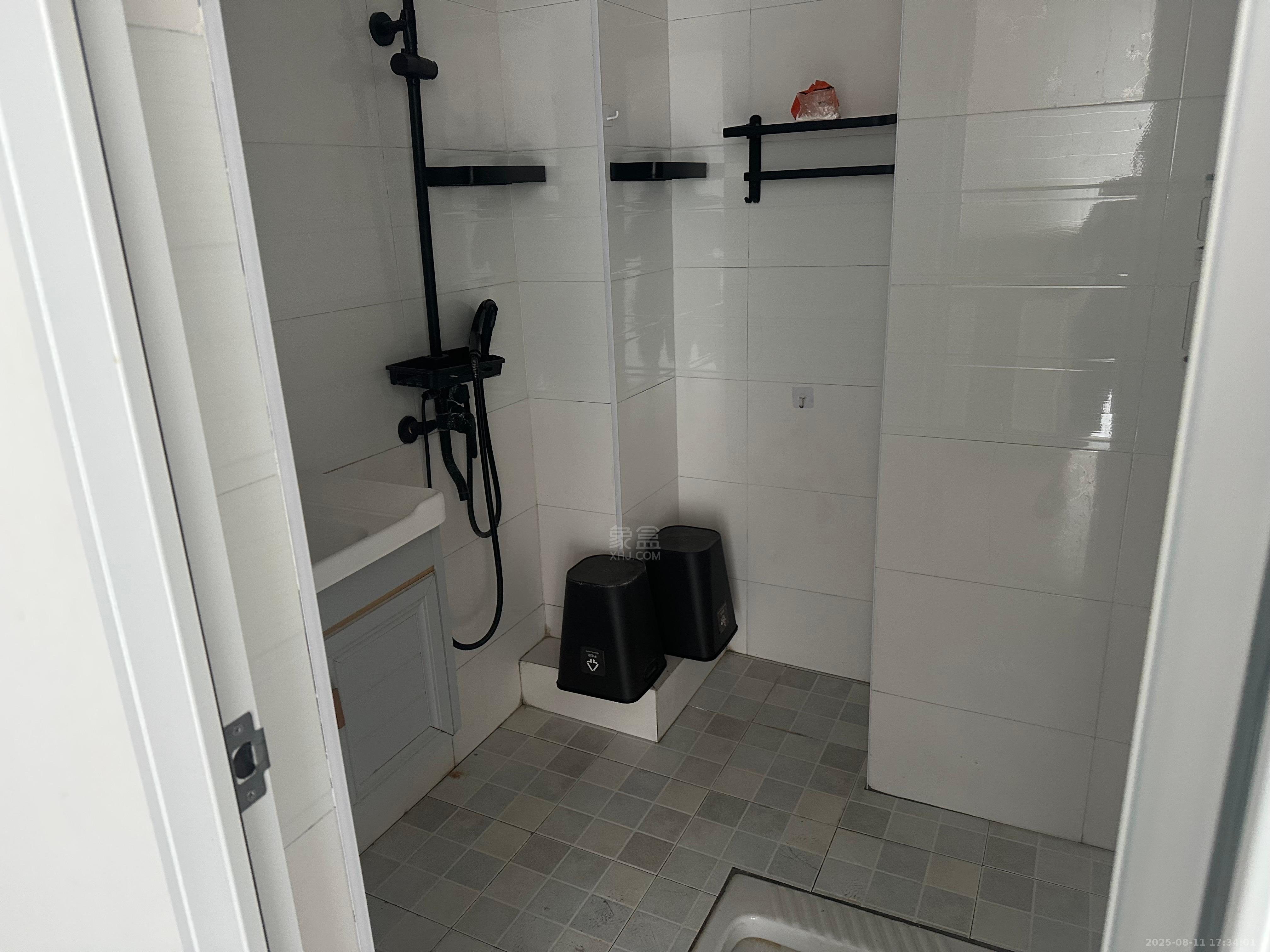 白金汉宫 1室0厅0卫 1300.0元/月 白金汉宫 1室0厅0卫 1300.0元/月室内图