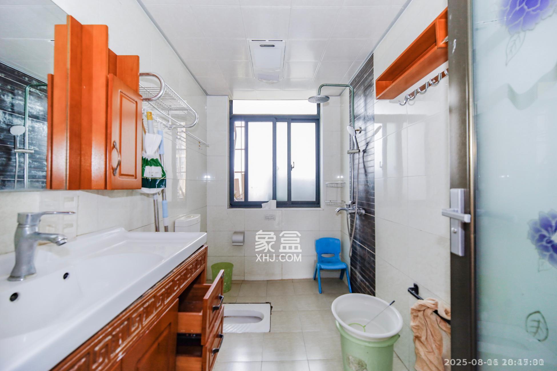 新盛珑璟台 1室2厅1卫 2500.0元/月 新盛珑璟台 1室2厅1卫 2500.0元/月室内图