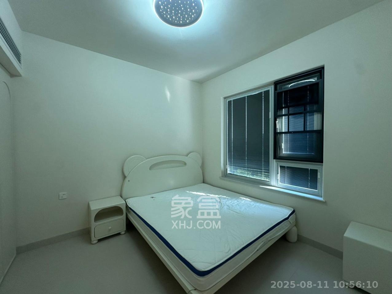 绿地V岛  4室2厅2卫   6500.00元/月室内图