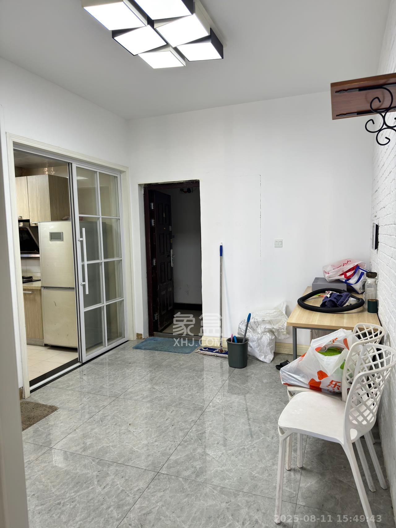 巨友中央公馆  3室2厅1卫   1900.00元/月室内图