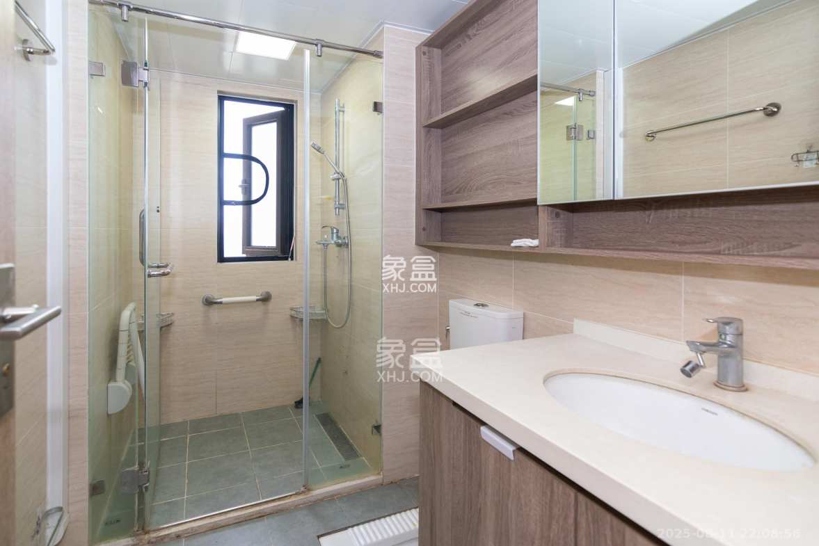 美的翰城 3室2厅2卫 73.8万 美的翰城 3室2厅2卫 73.8万卫生间