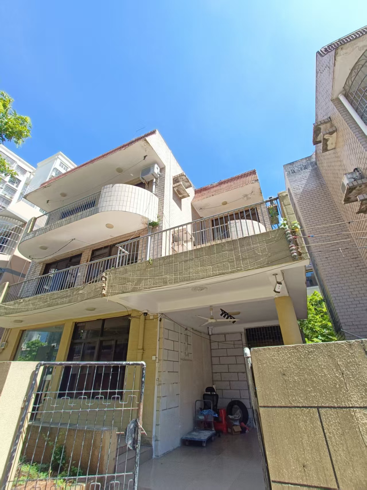 滨景花园  7室4厅4卫   330.00万室内图1