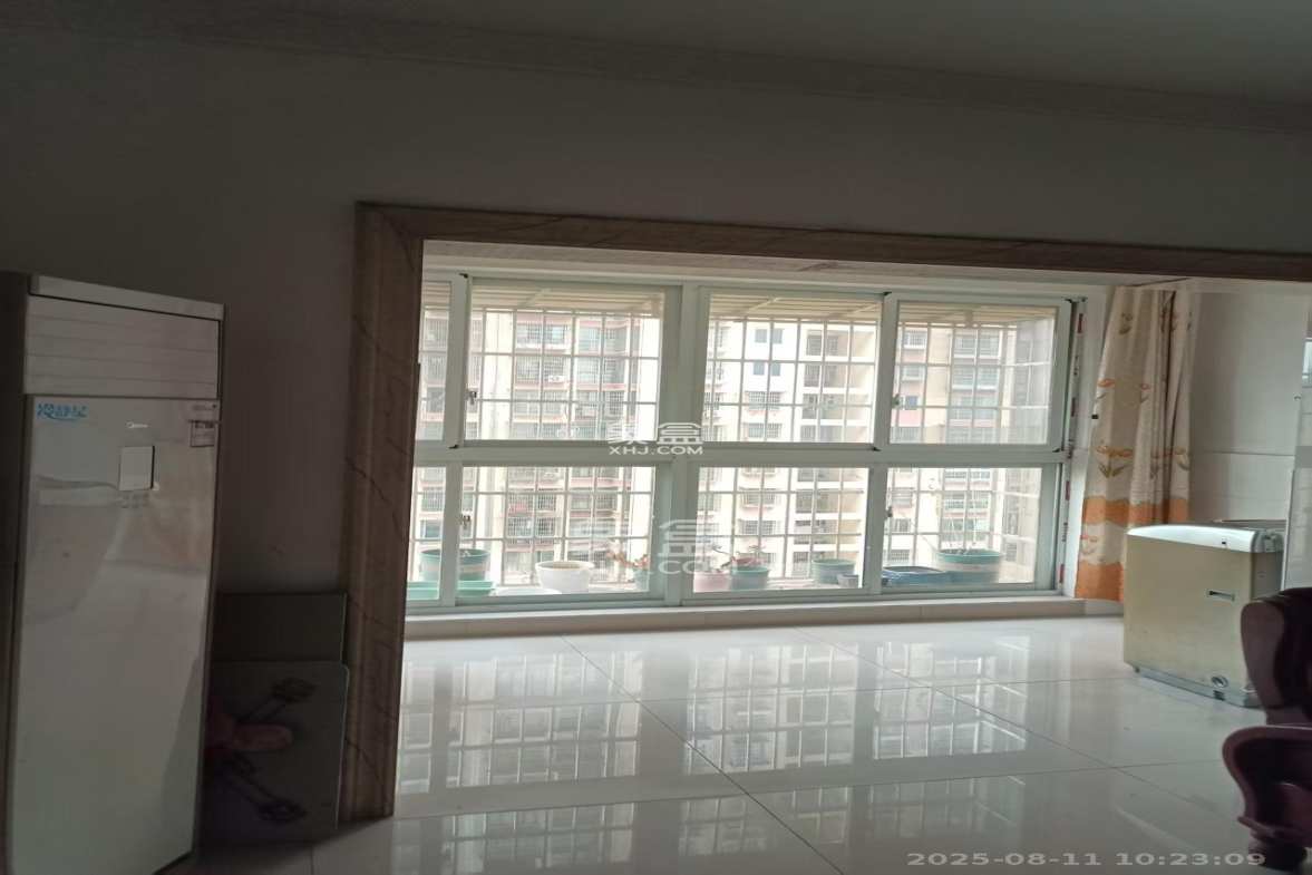 荷韵园  3室2厅2卫    2000.0元/月 荷韵园  3室2厅2卫    2000.0元/月室内图1