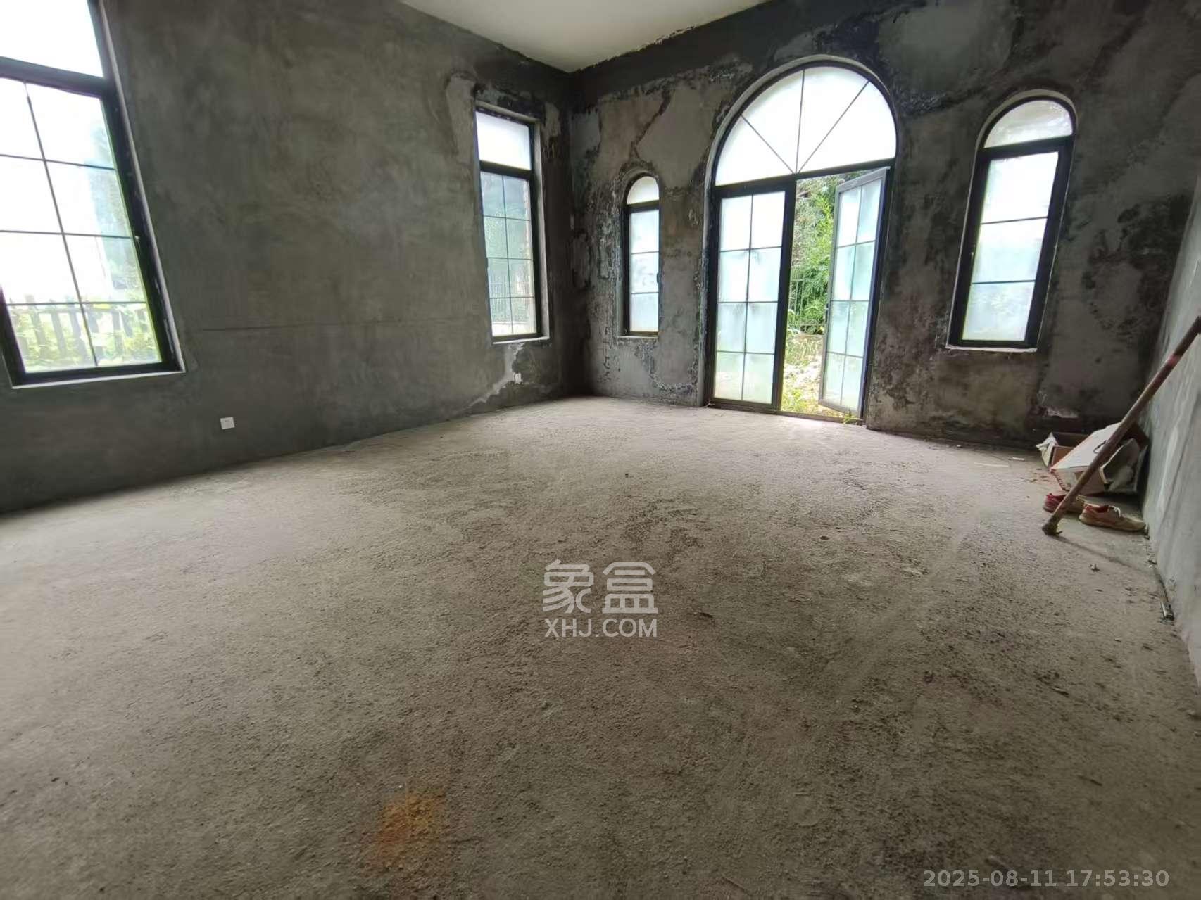 中粮北纬28°别墅 8室4厅4卫 8000.0元/月 中粮北纬28°别墅 8室4厅4卫 8000.0元/月室内图