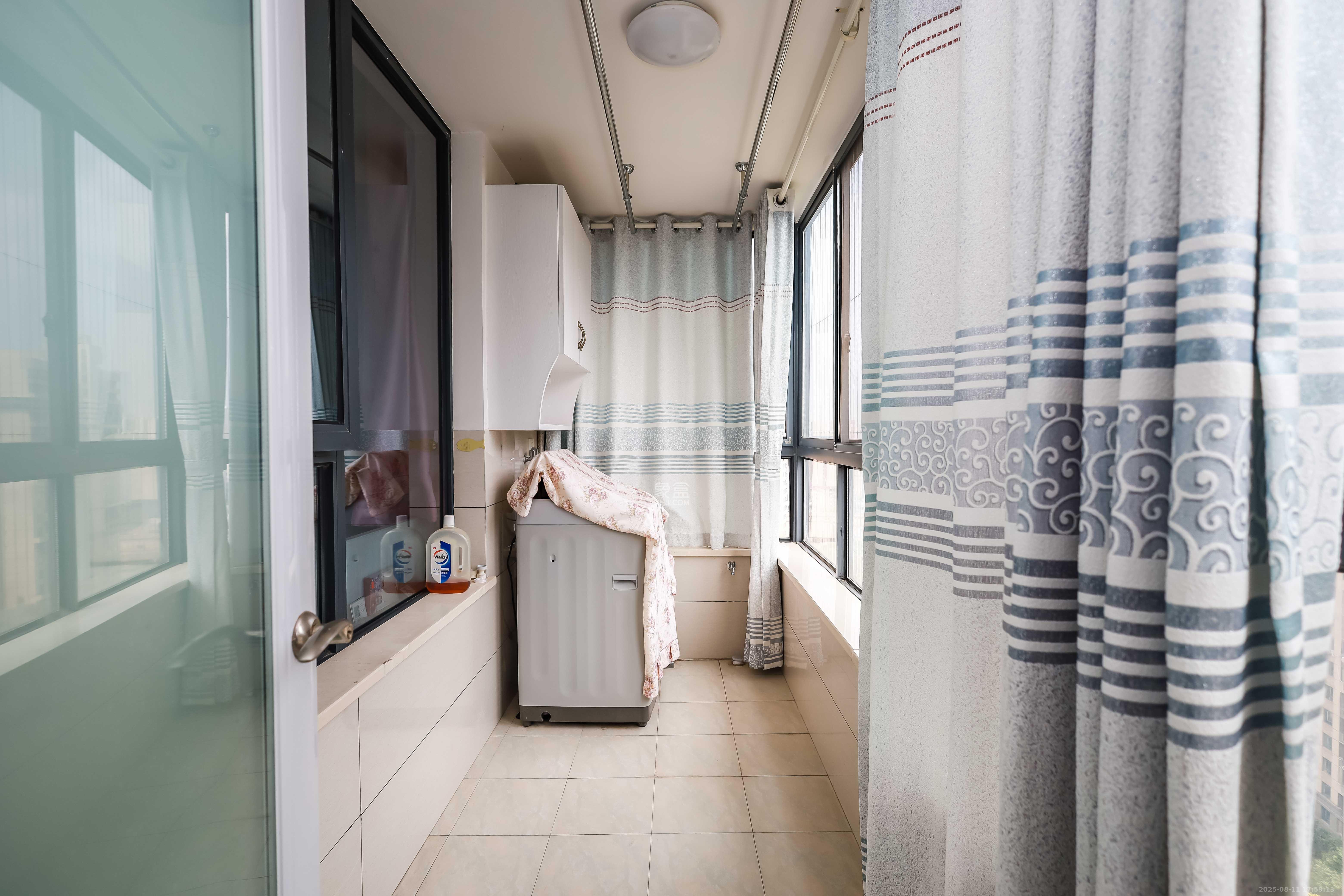 长房时代城  4室2厅2卫    165.0万阳台