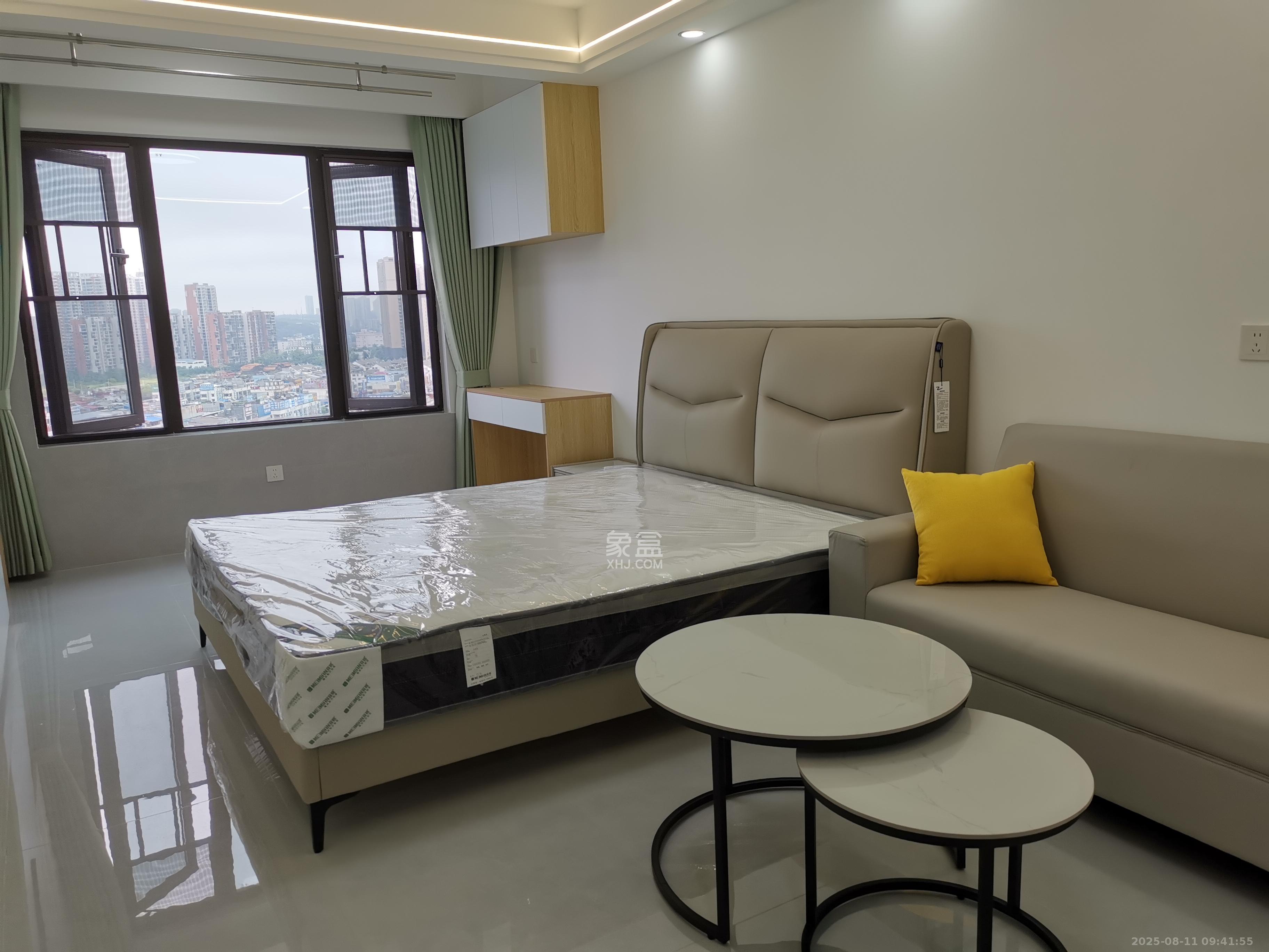 中海珑悦府  1室0厅0卫    1400.0元/月室内图