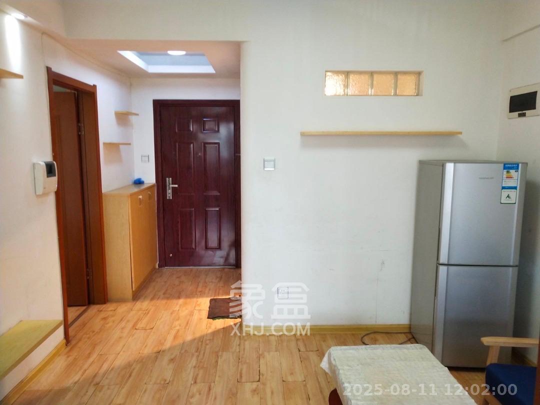 钱隆学府一、二期 2室2厅1卫 1500.0元/月 钱隆学府一、二期 2室2厅1卫 1500.0元/月室内图