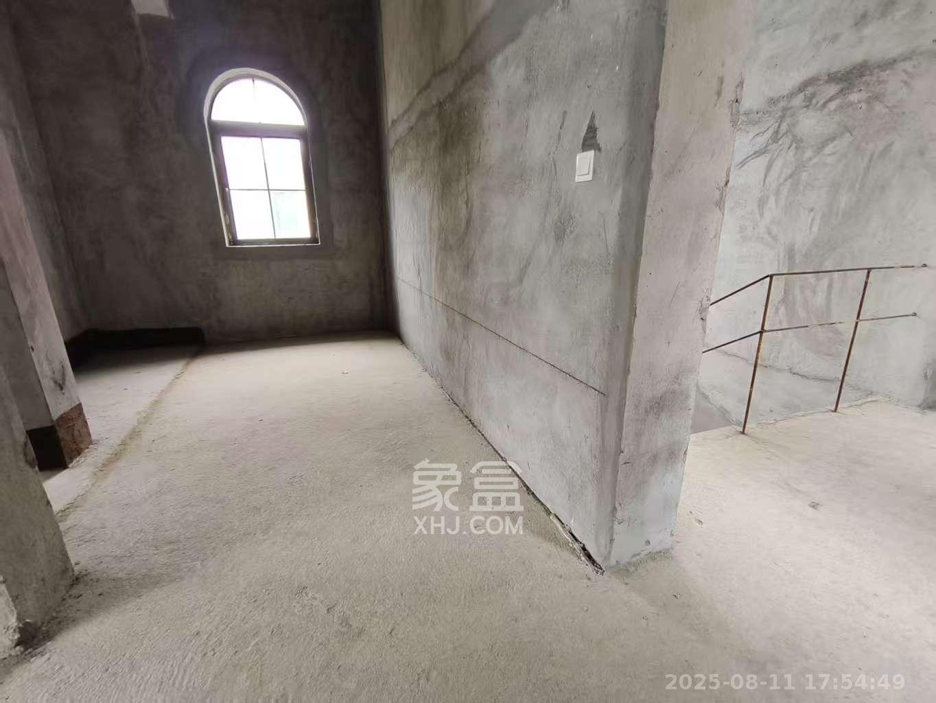 中粮北纬28°别墅 8室4厅4卫 8000.0元/月 中粮北纬28°别墅 8室4厅4卫 8000.0元/月室内图